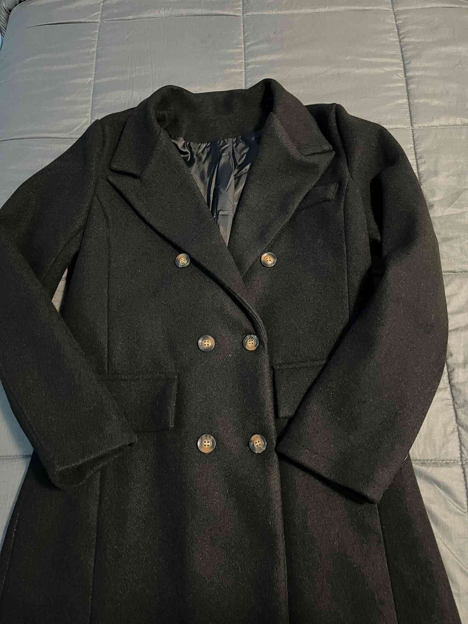 Abrigo negro elegante - miniatura 3