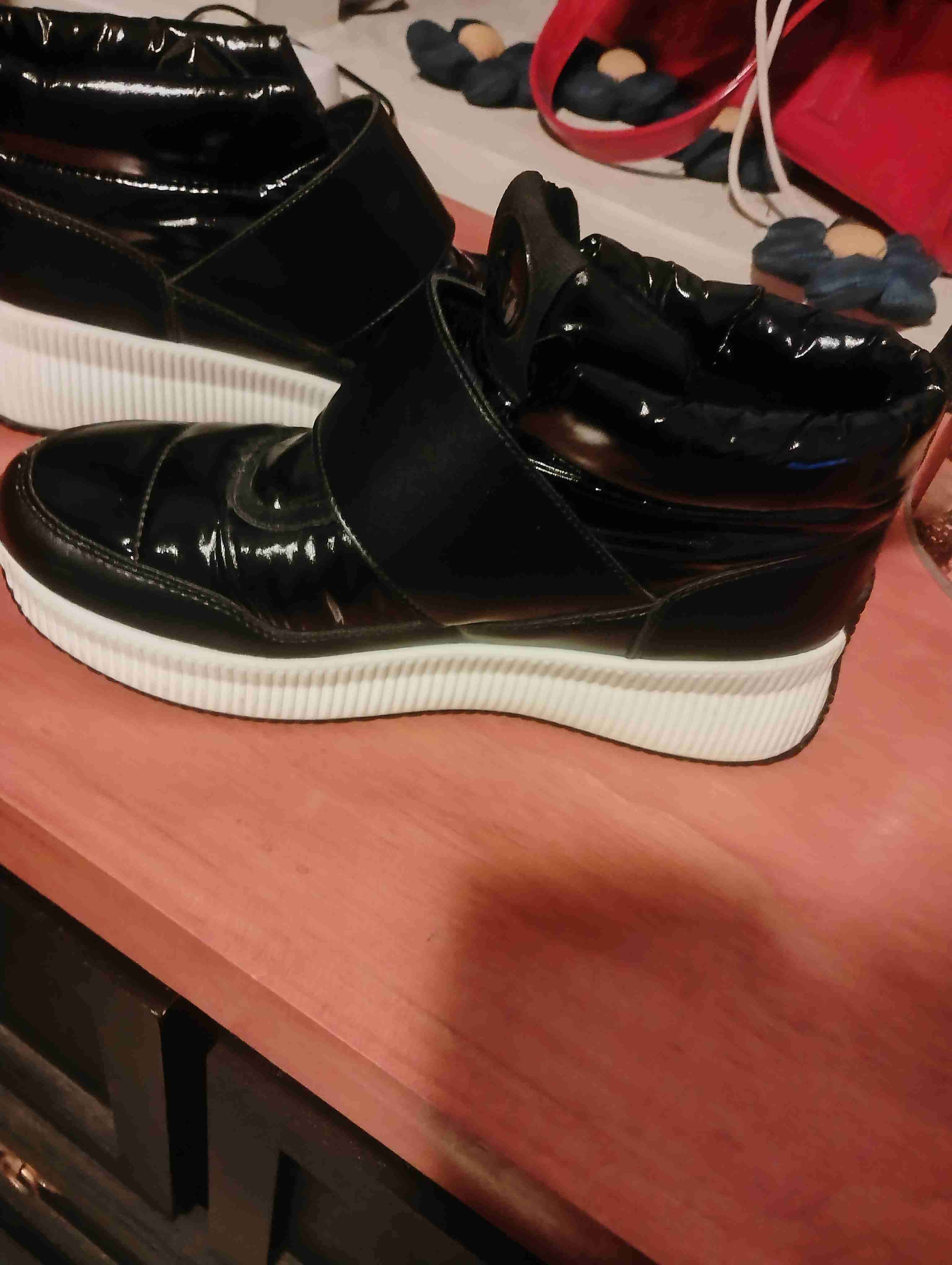 Zapatillas negras brillantes dama número 38 marca - miniatura 1