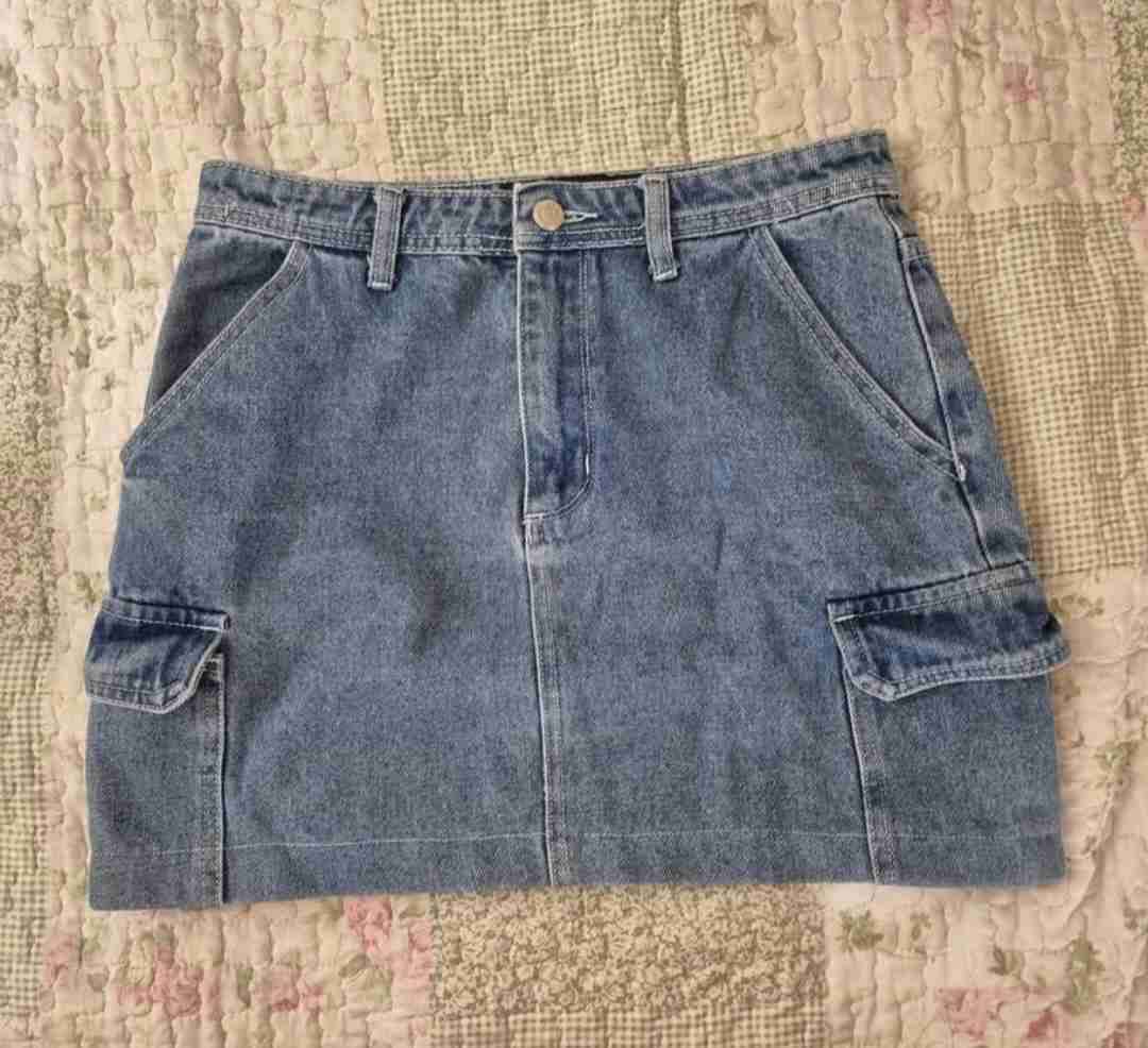 Falda de mezclilla con bolsillos - miniatura 1