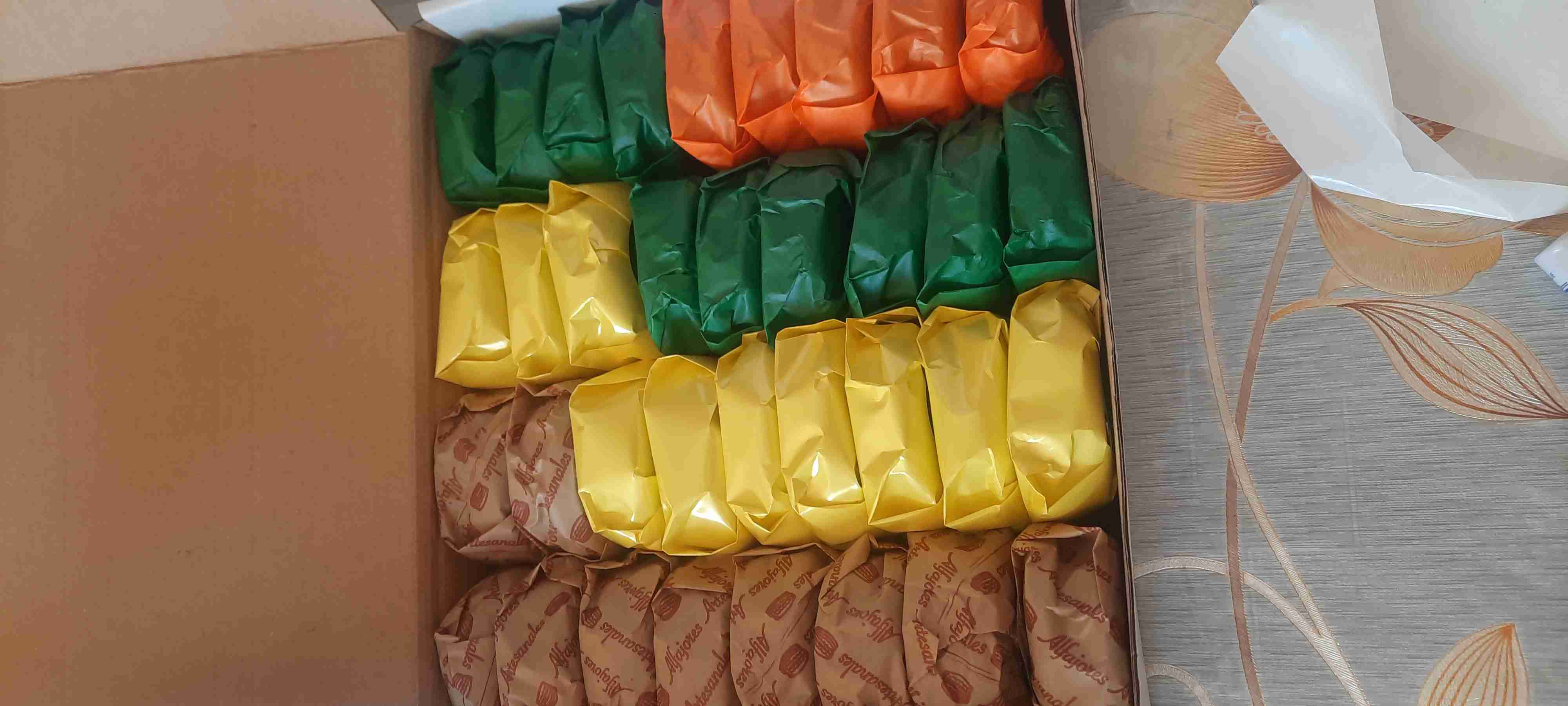 Caja de alfajores surtidos - miniatura 1