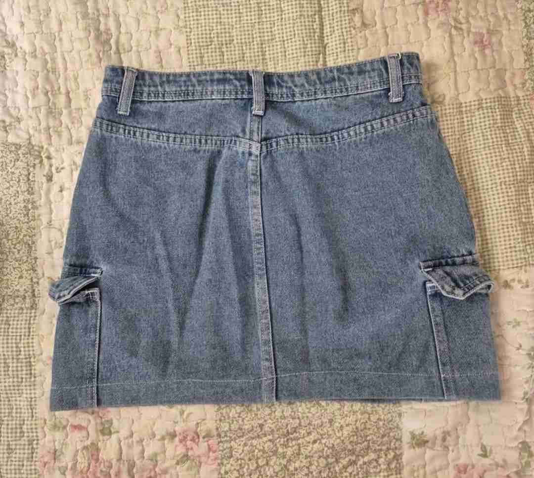 Falda de mezclilla con bolsillos - miniatura 2