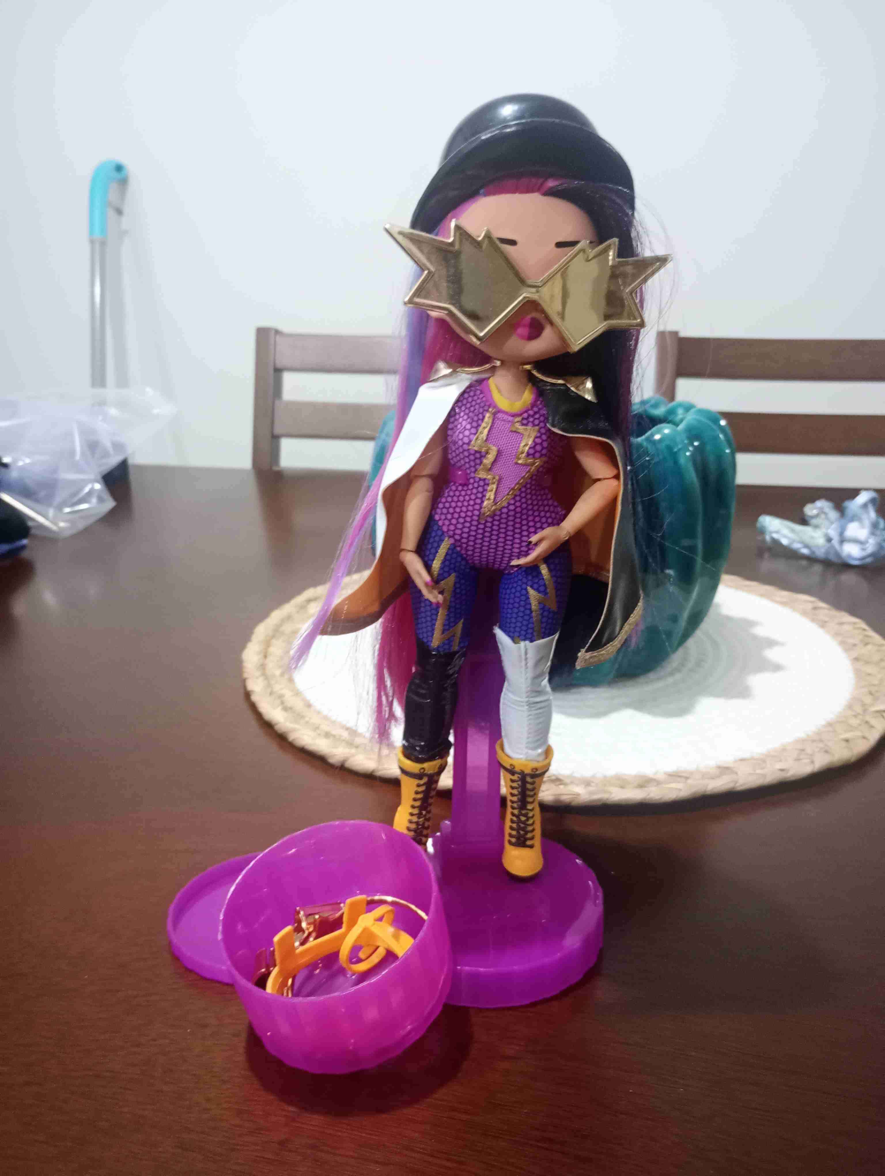 Muñeca de moda con accesorios - miniatura 1