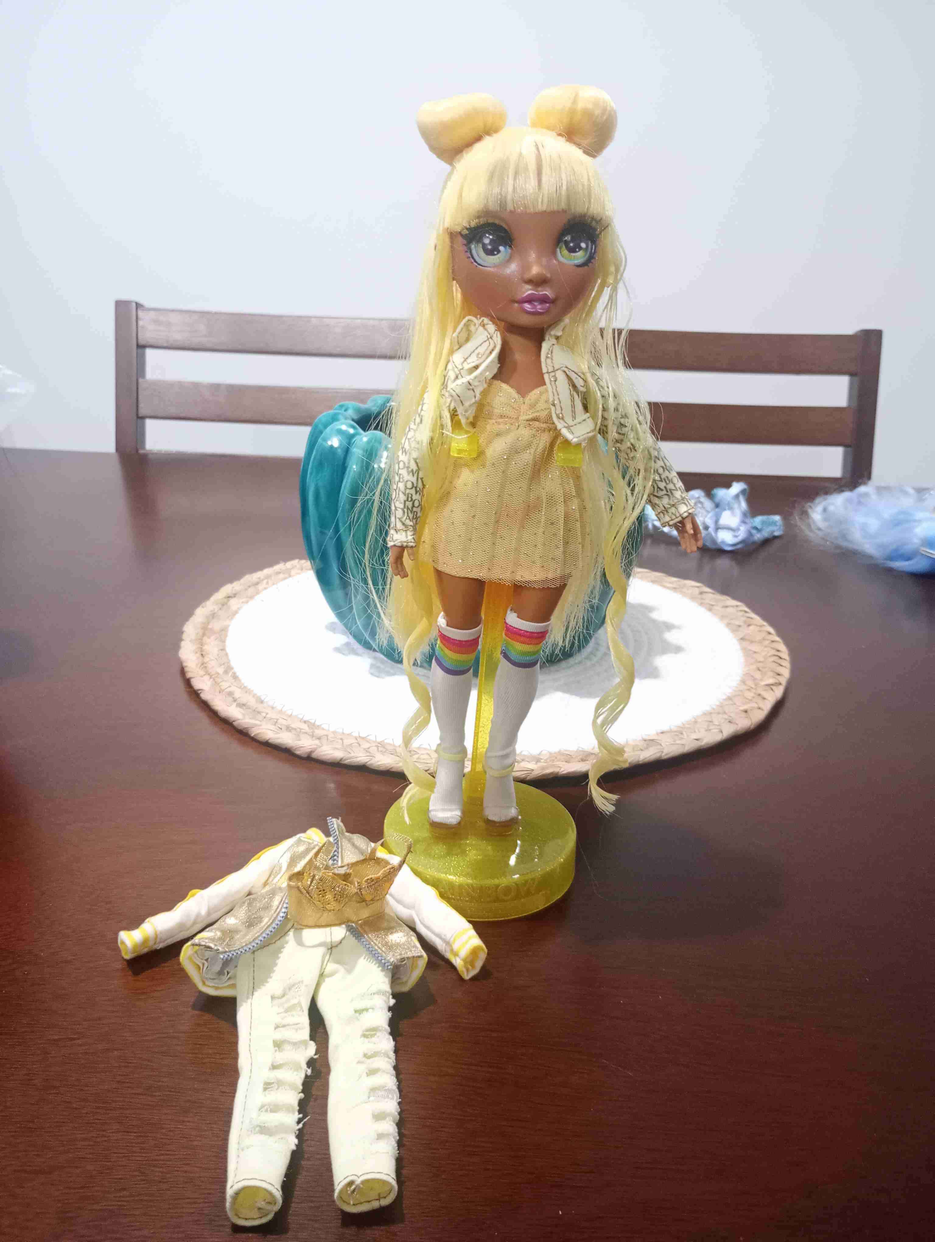 Muñeca de moda con accesorios - miniatura 2