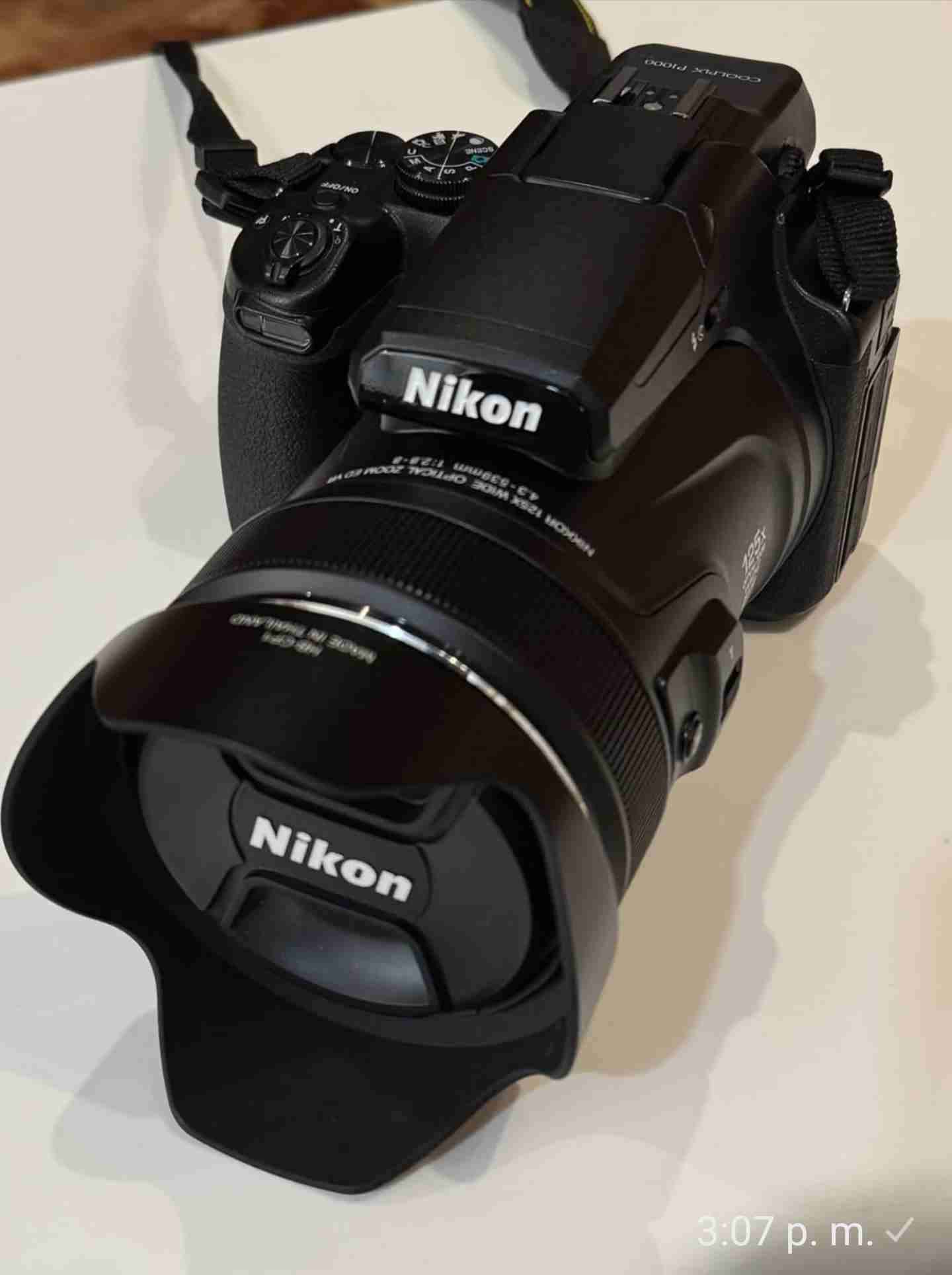 Cámara Nikon P-1000 con accesorios - 2