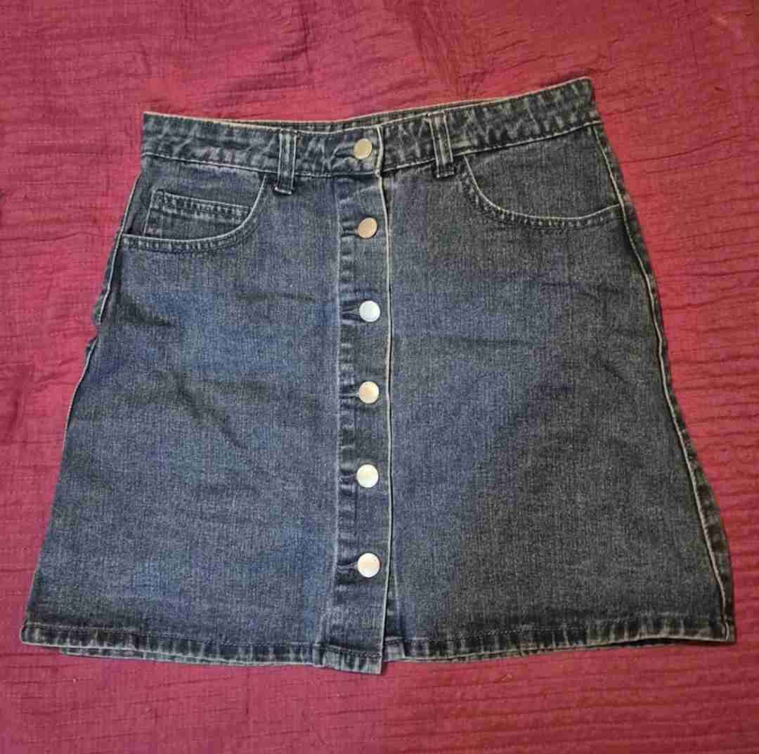 Falda de mezclilla con botones - miniatura 1