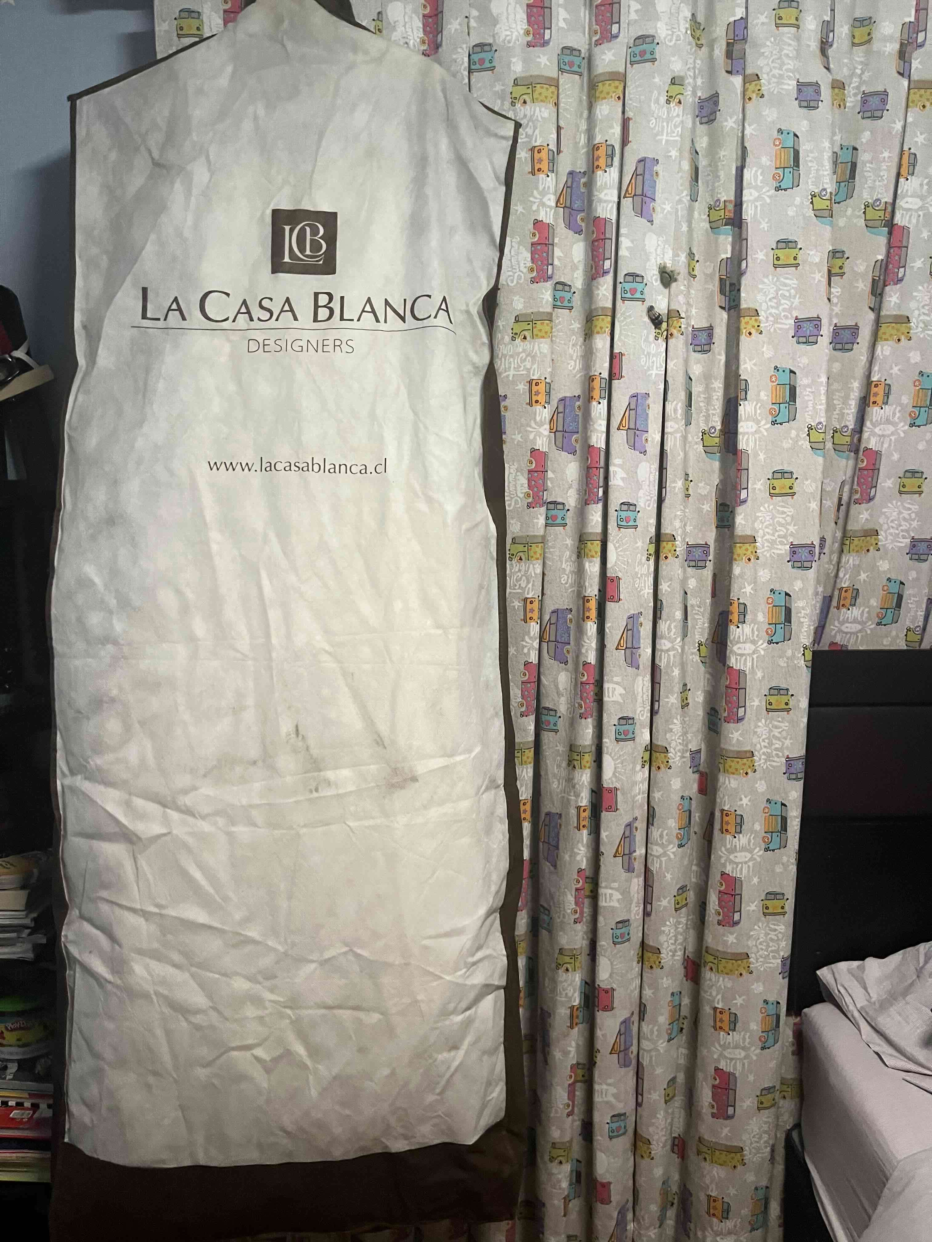 Vestido de novia con encaje blanco - miniatura 5