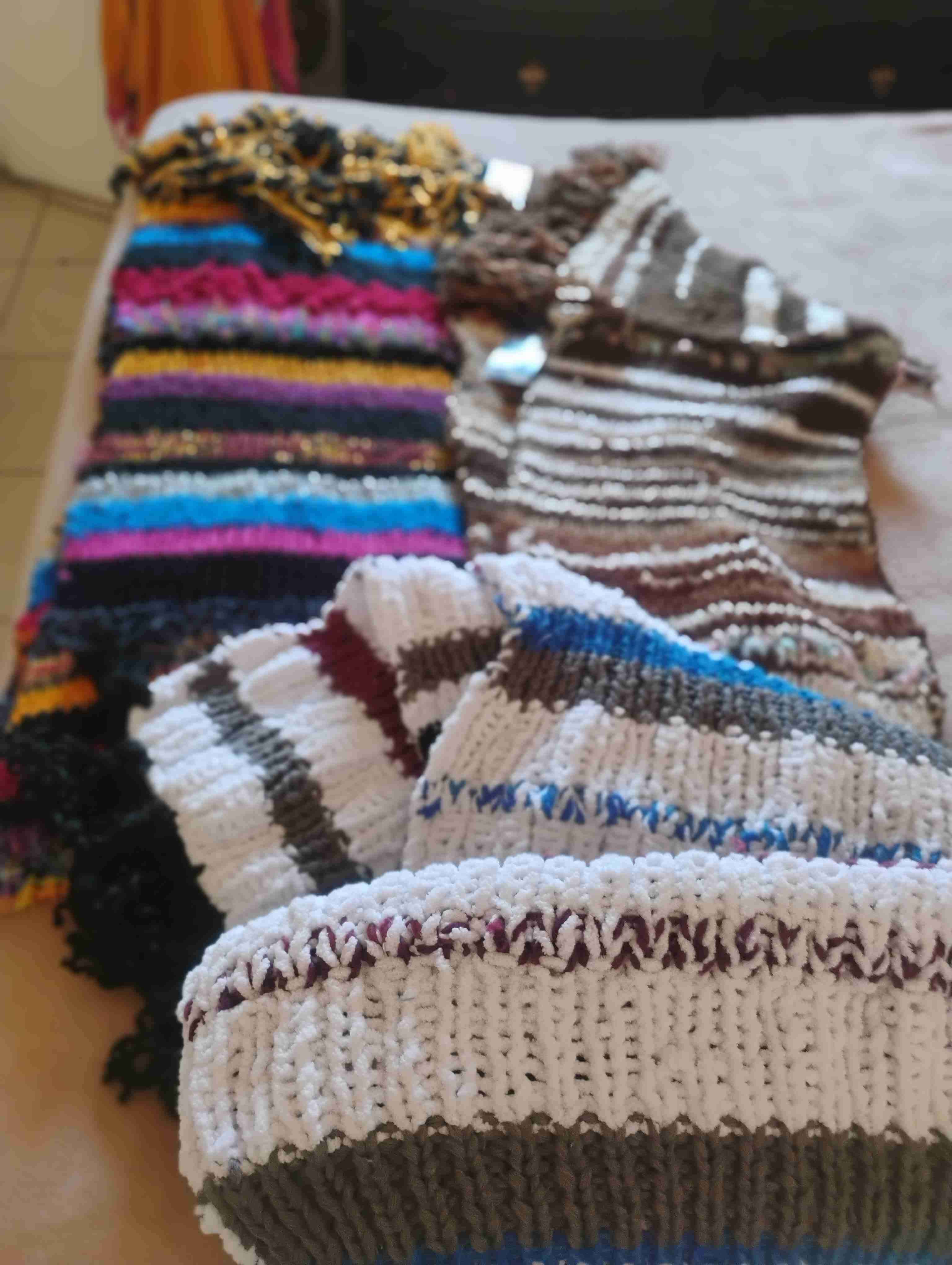 Pie de cama  tejidos a mano .... - miniatura 1