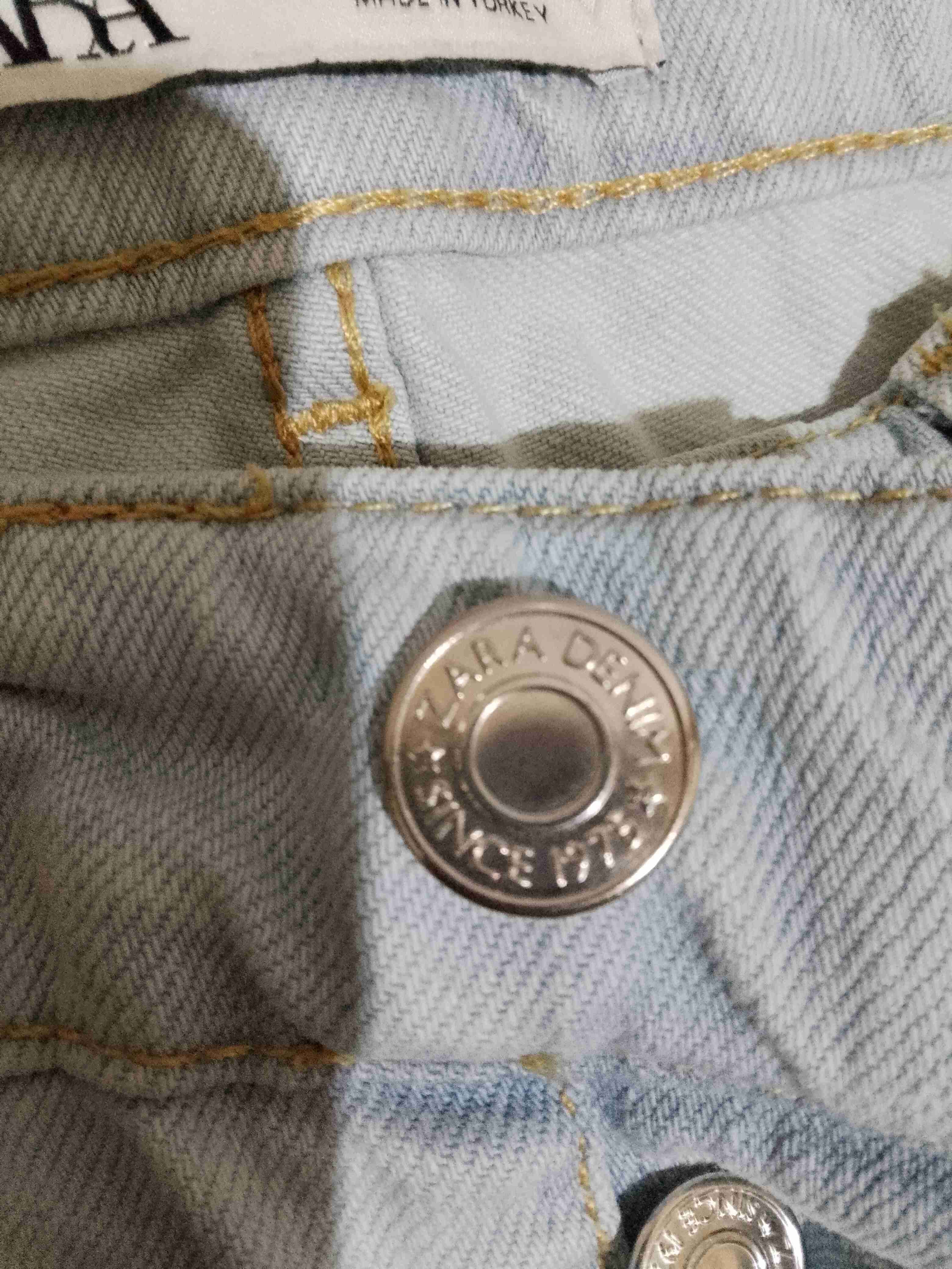 Jeans celestes rotos Zara - 4