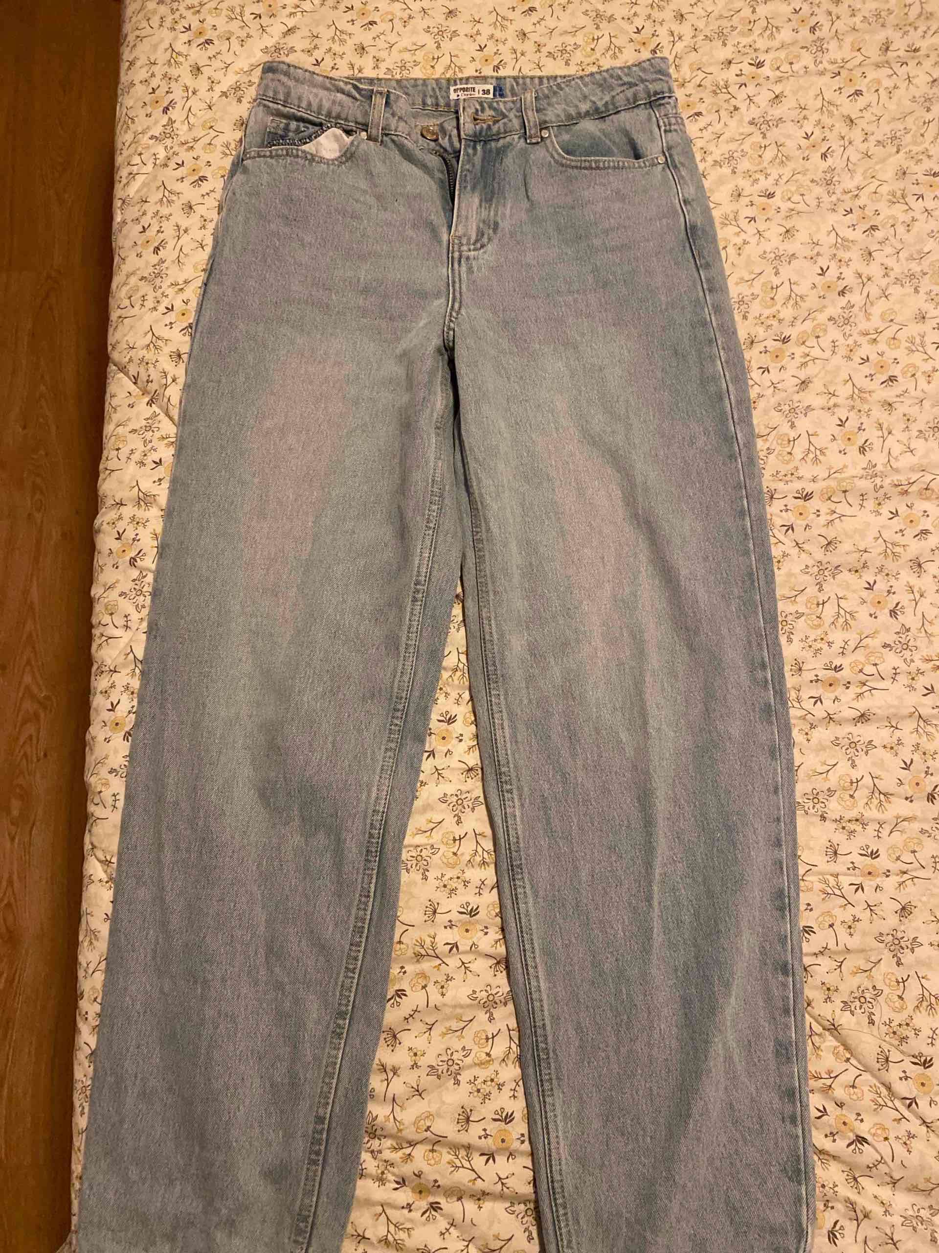 Jeans azul claro estilo clásico - miniatura 1