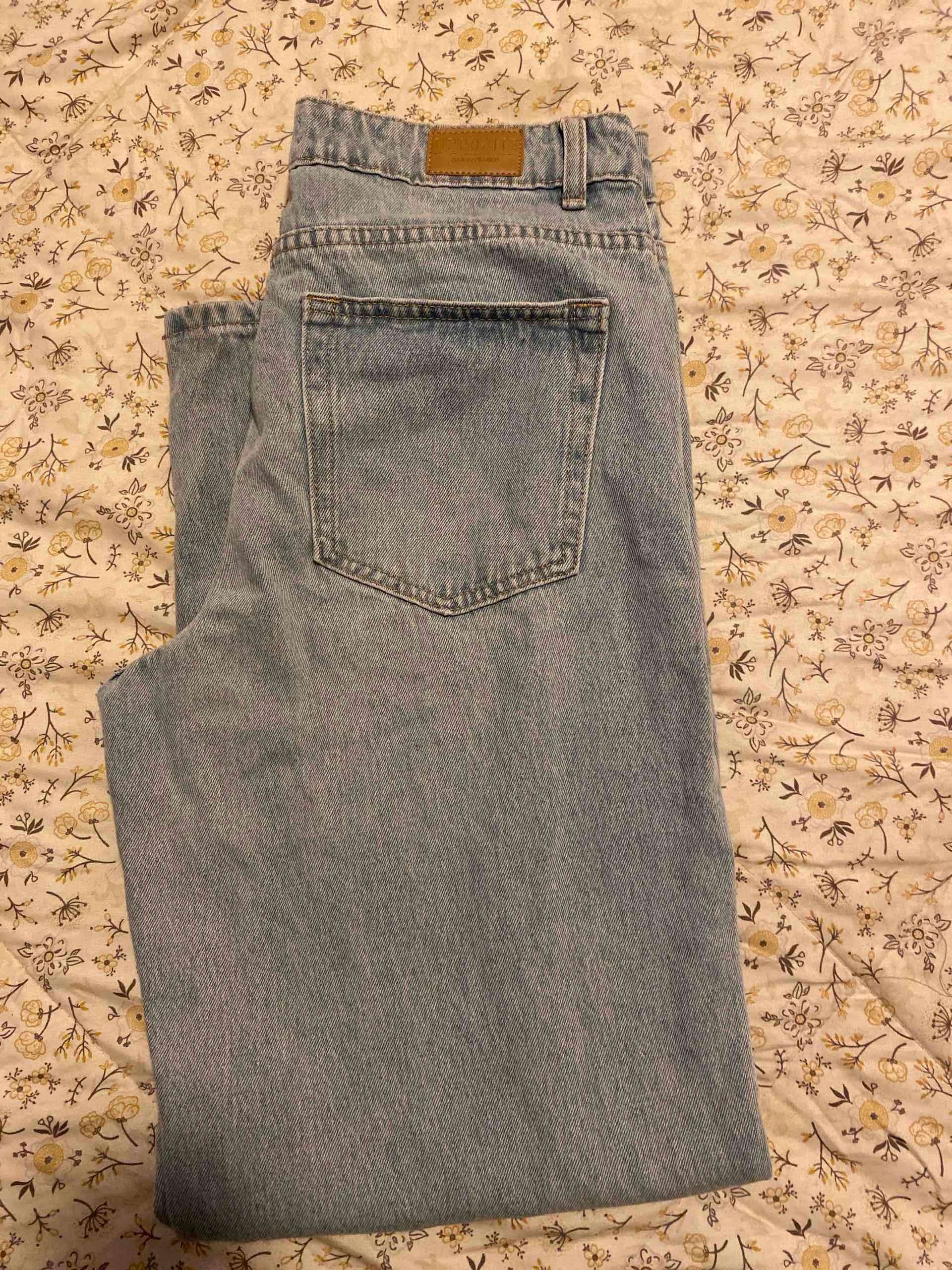 Jeans azul claro estilo clásico - miniatura 3