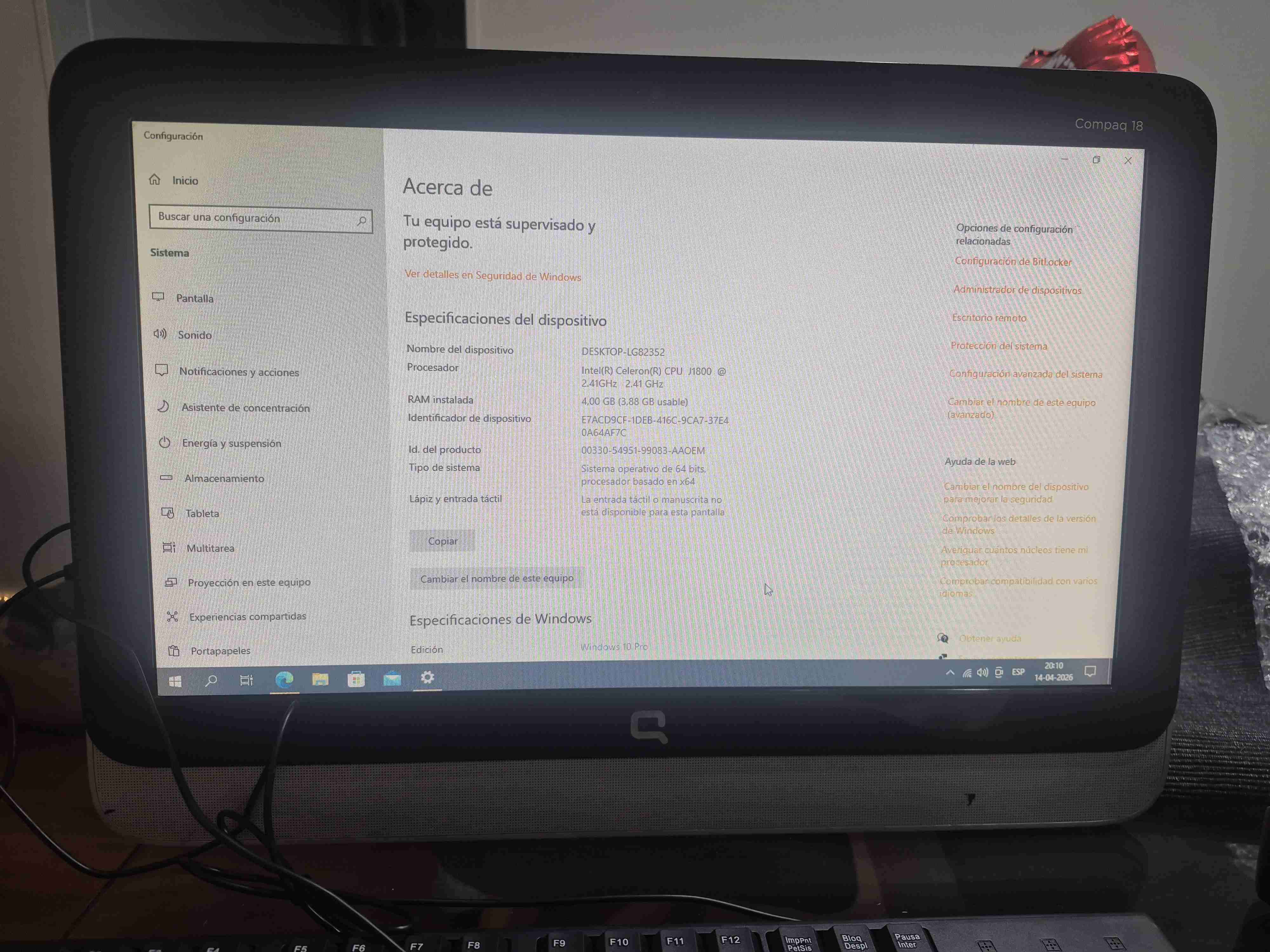 Computador de escritorio Compaq con monitor - miniatura 2