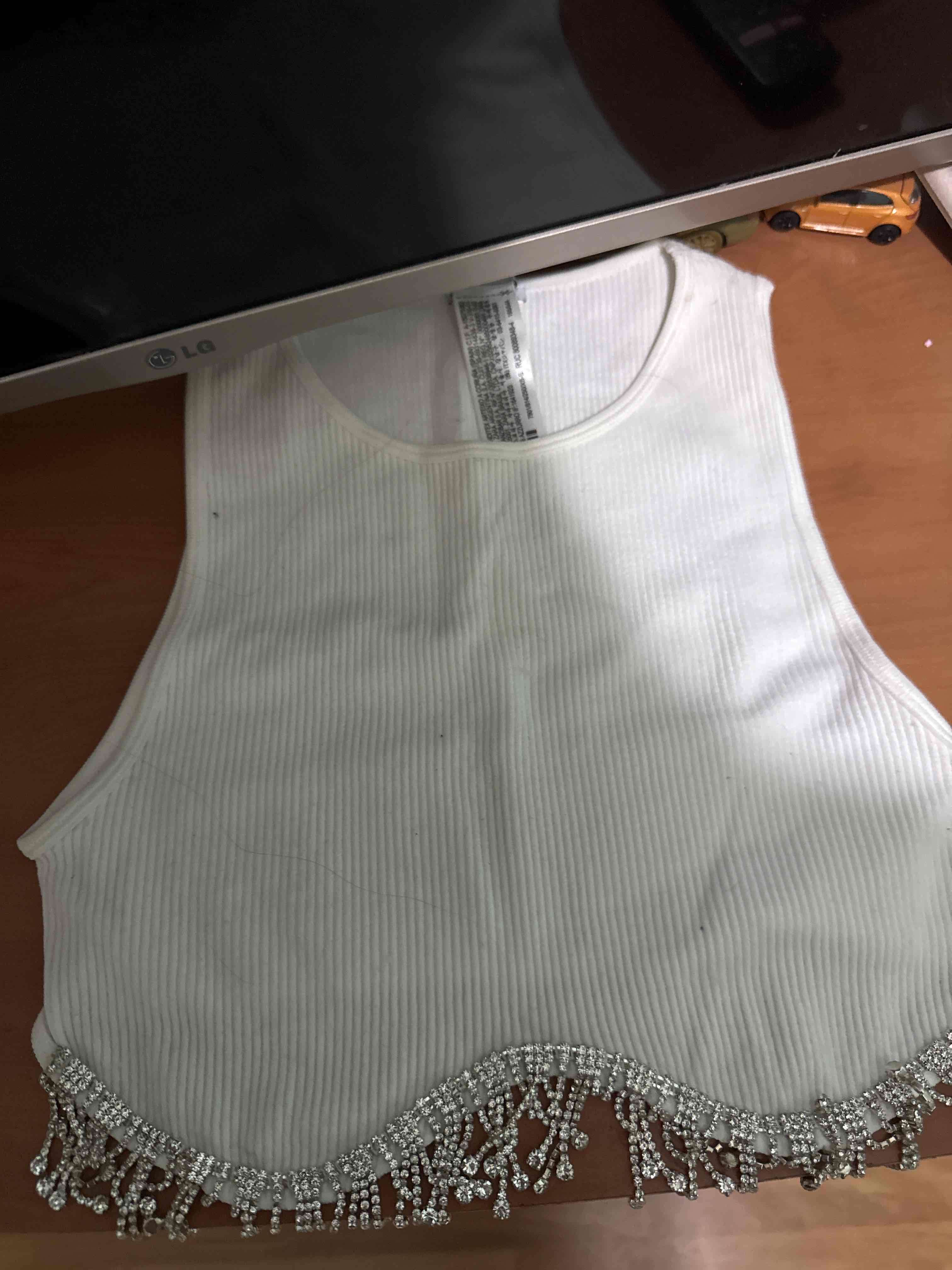 Crop top blanco con flecos brillantes - miniatura 1