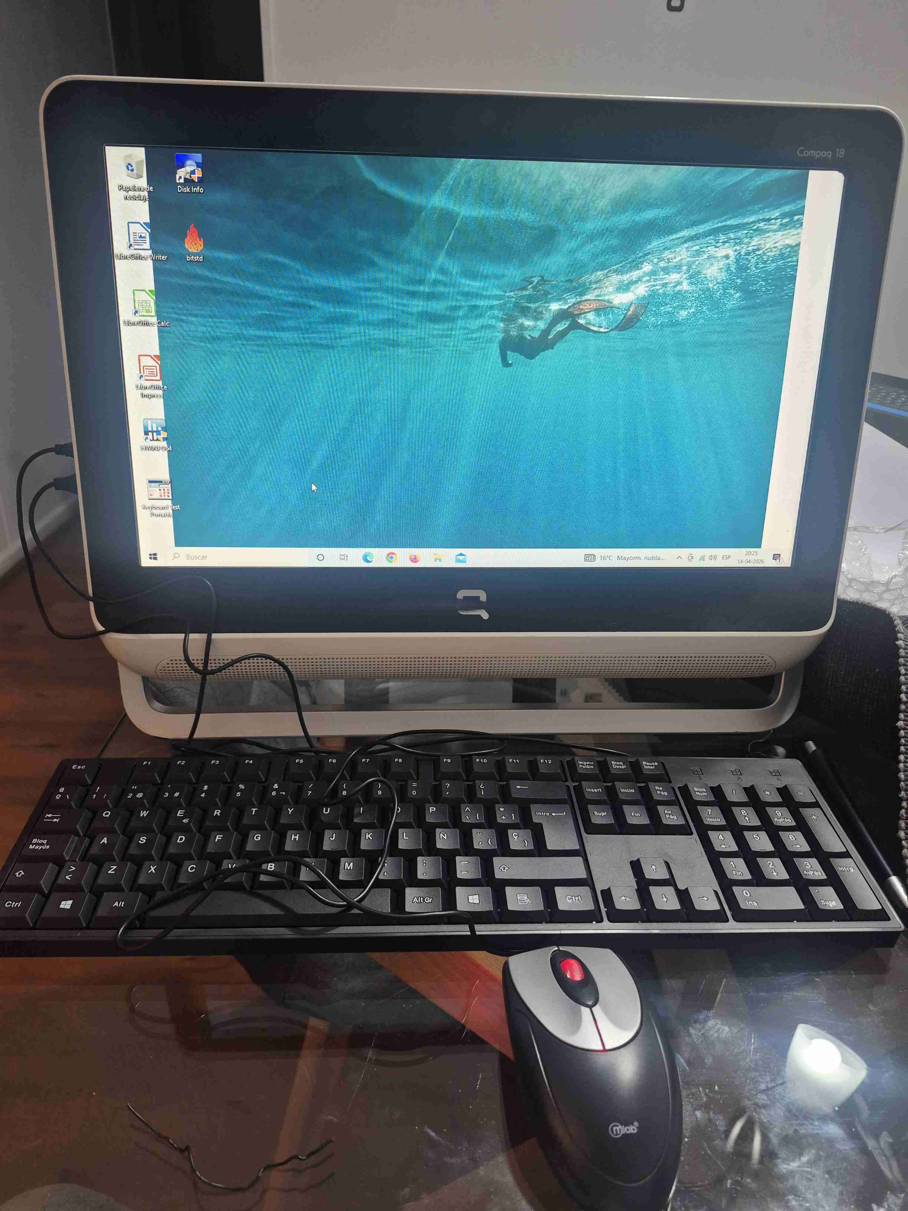 Computador HP Todo en Uno - 2