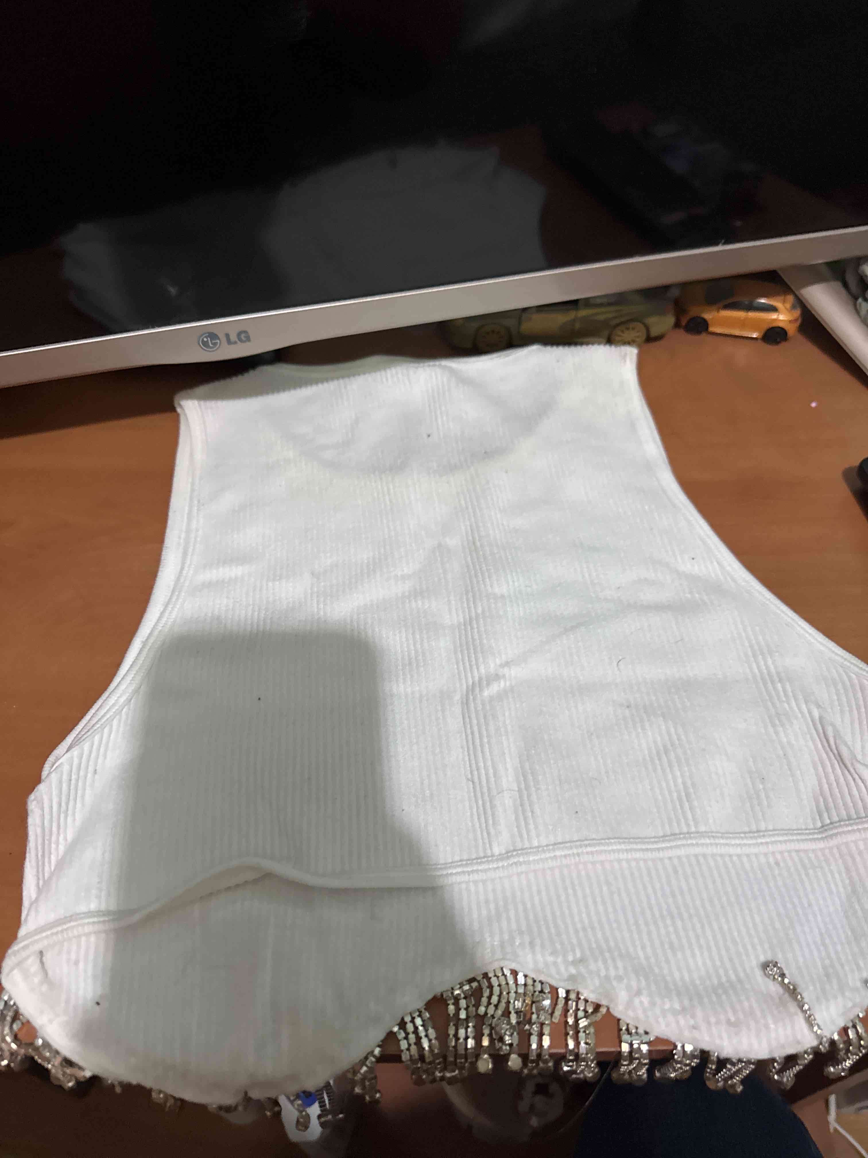 Crop top blanco con flecos brillantes - miniatura 3