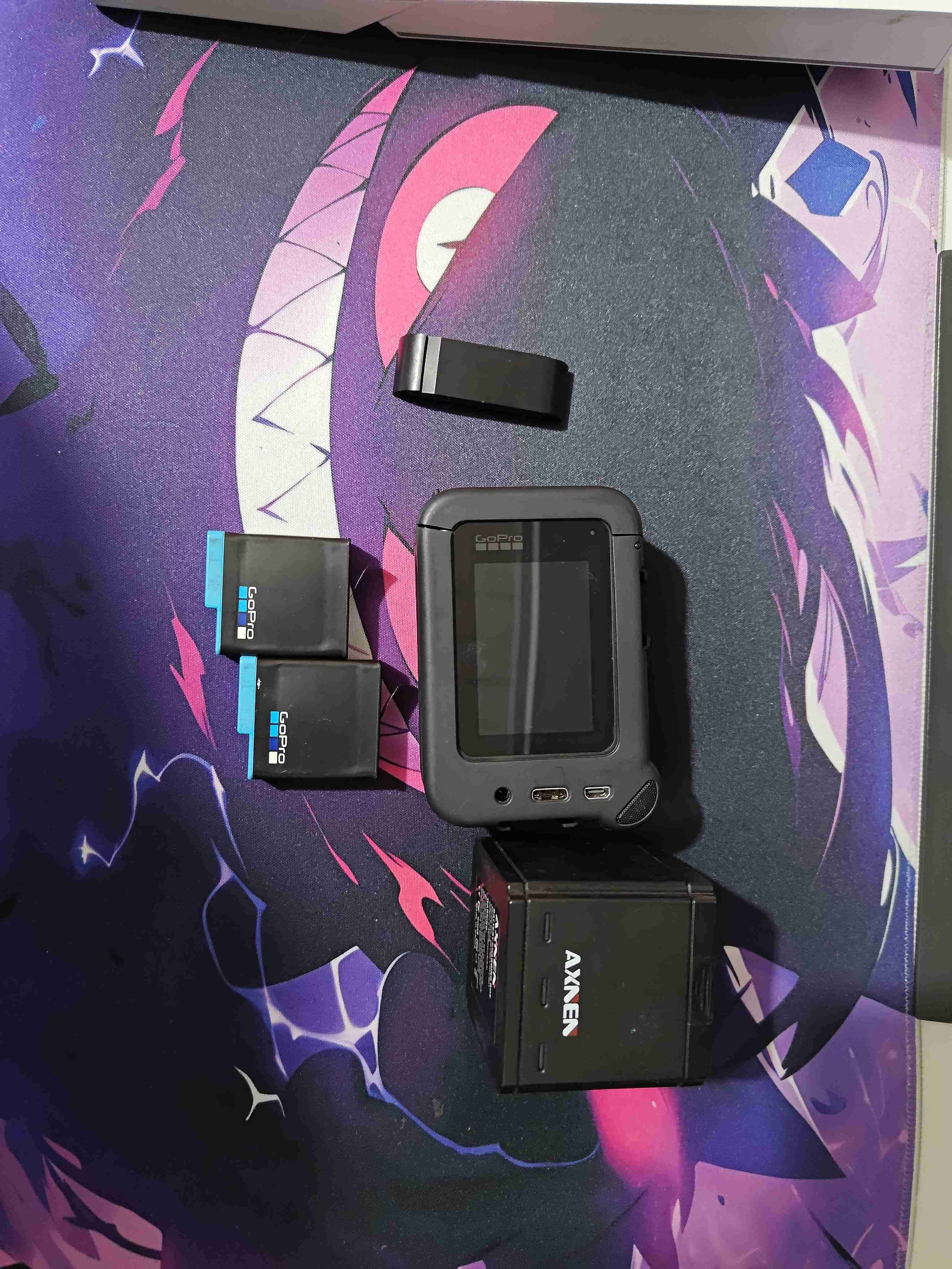 Cámara GoPro con accesorios - miniatura 1