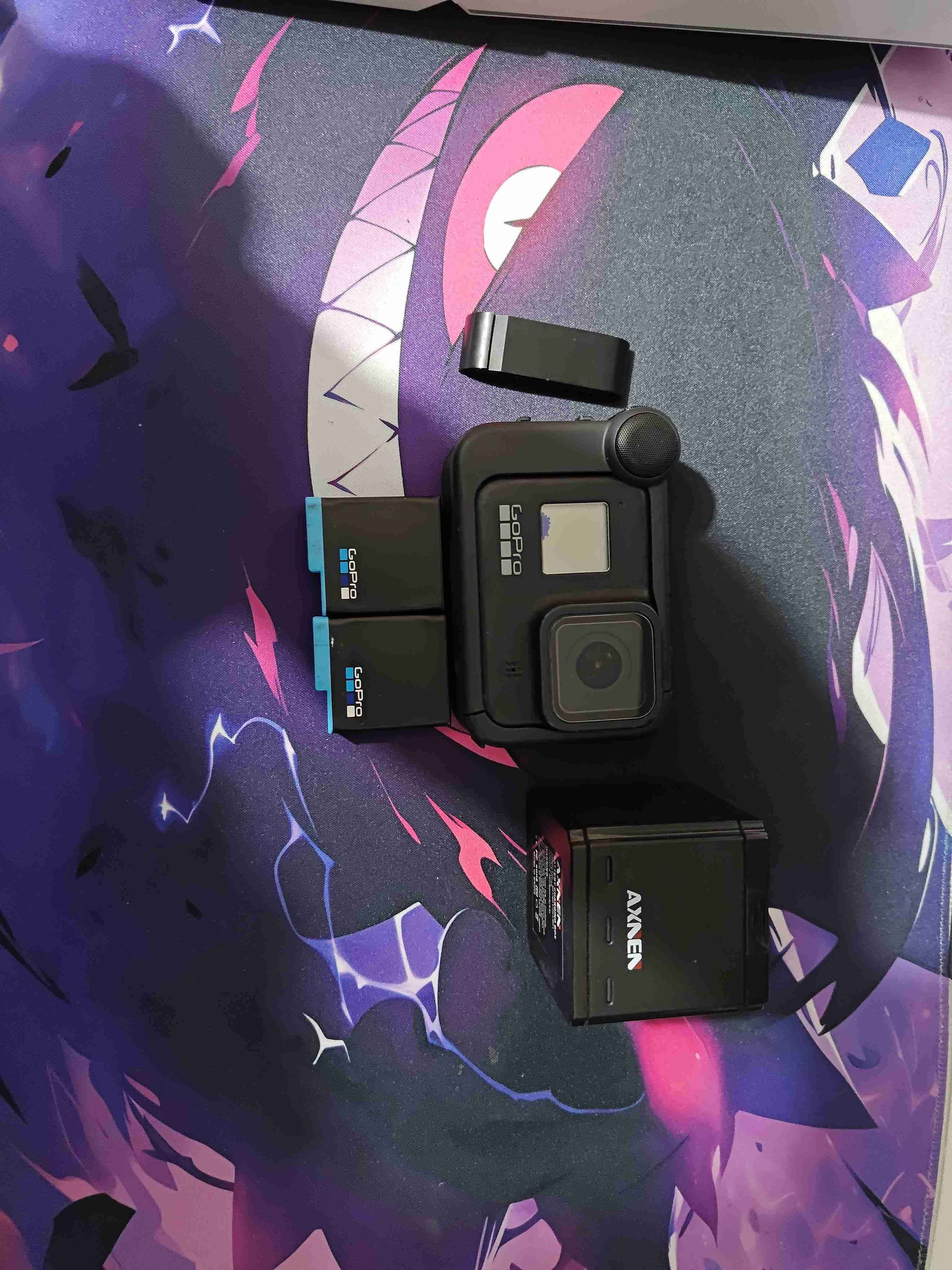 Cámara GoPro con accesorios - miniatura 2