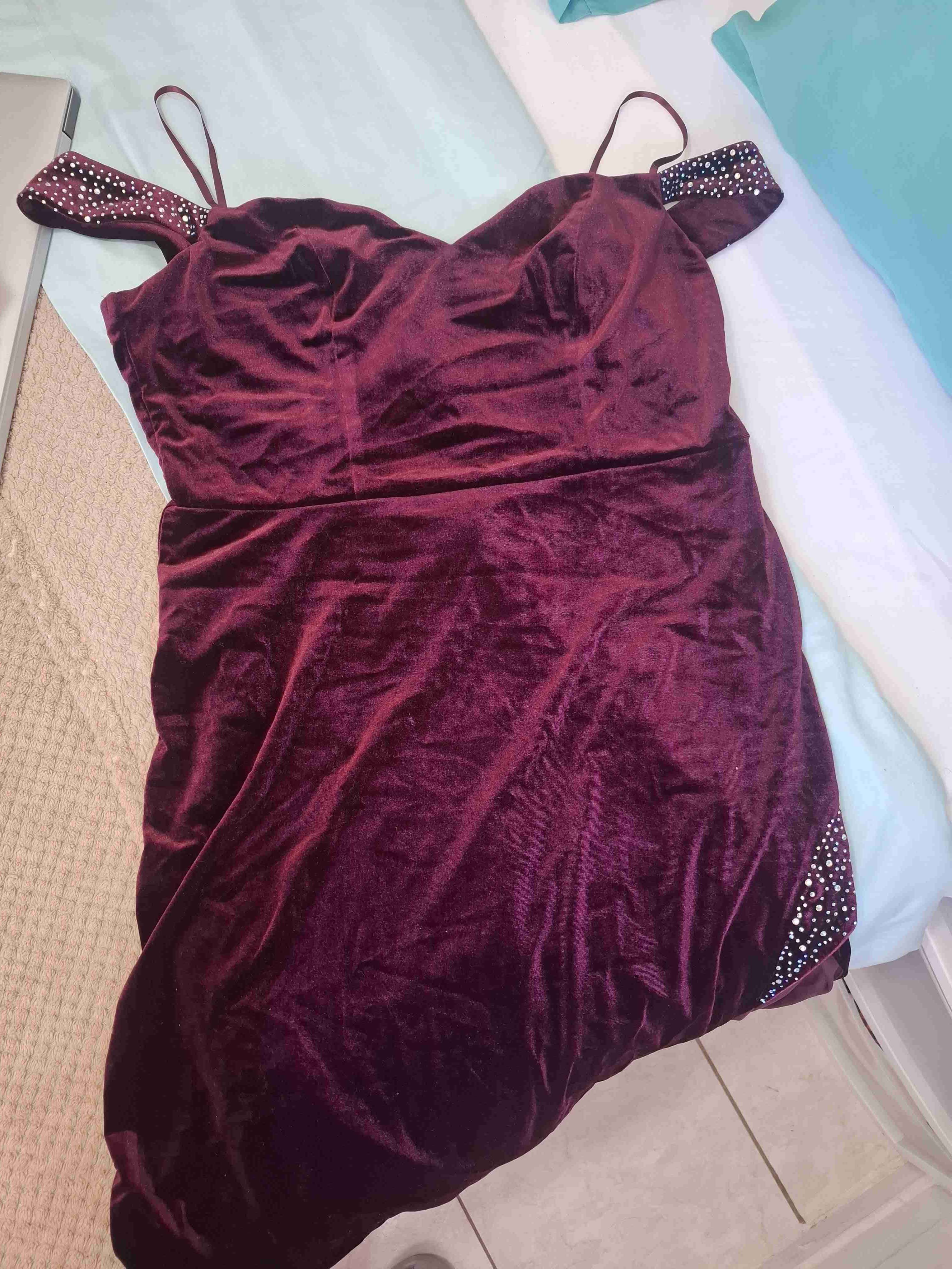 Vestido burdeos con brillo - 1