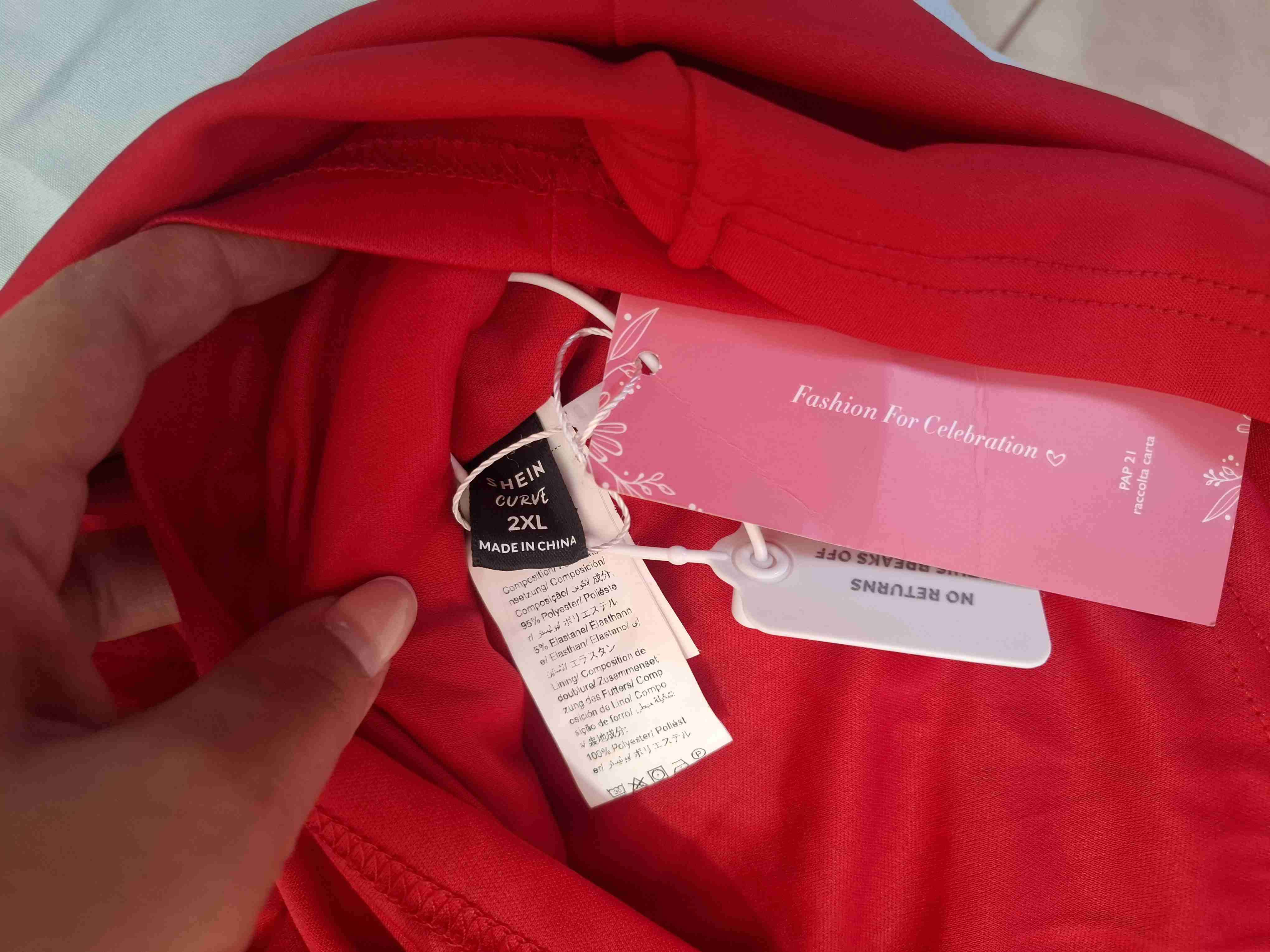 Vestido rojo sin mangas - miniatura 2