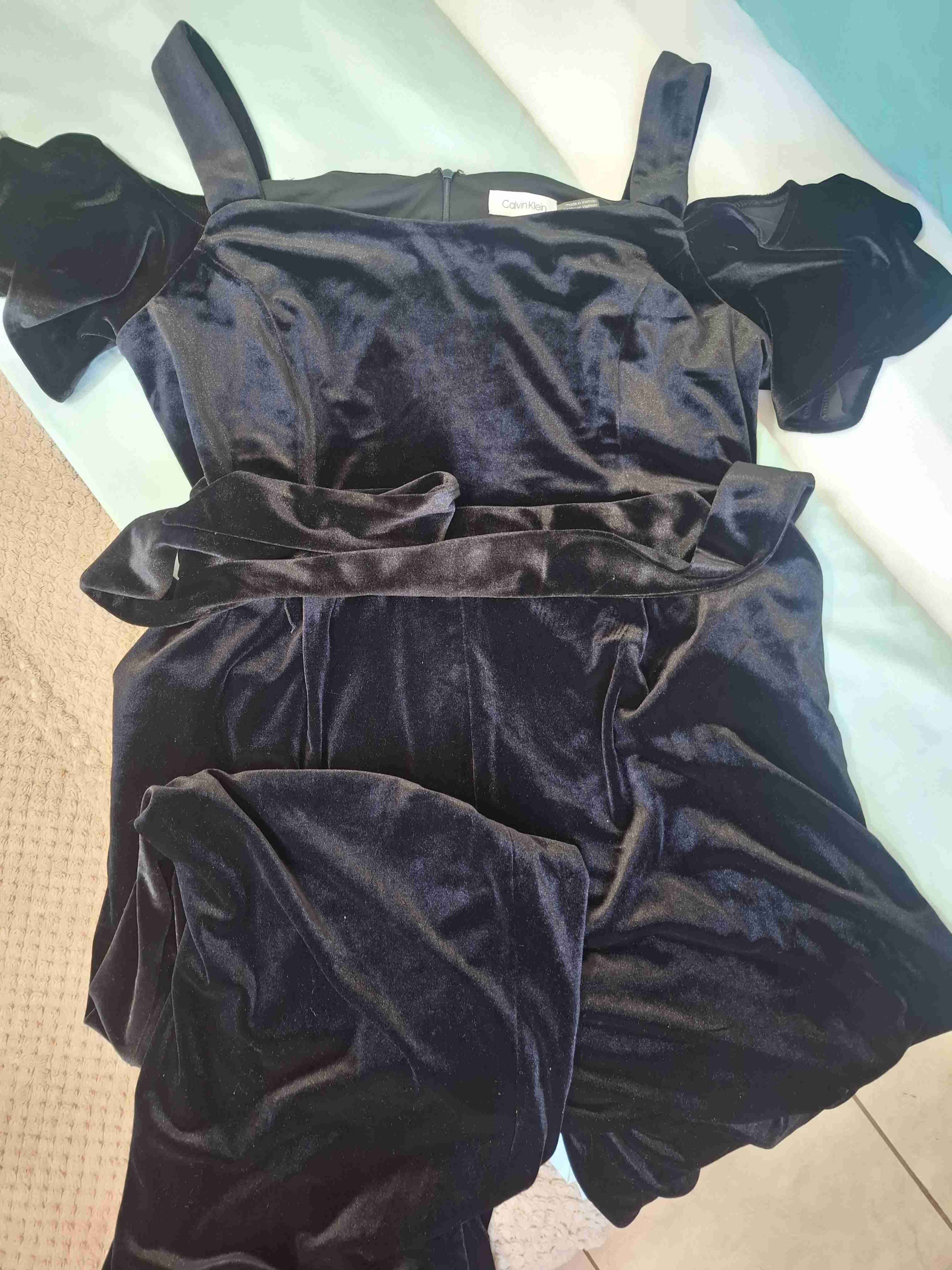 Vestido negro de terciopelo - miniatura 2