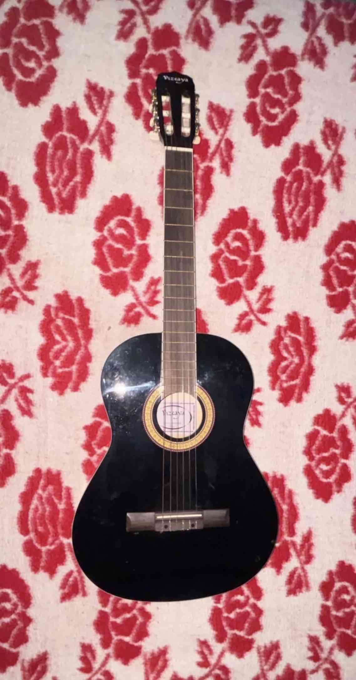 Guitarra acústica negra Vizcaya - miniatura 1