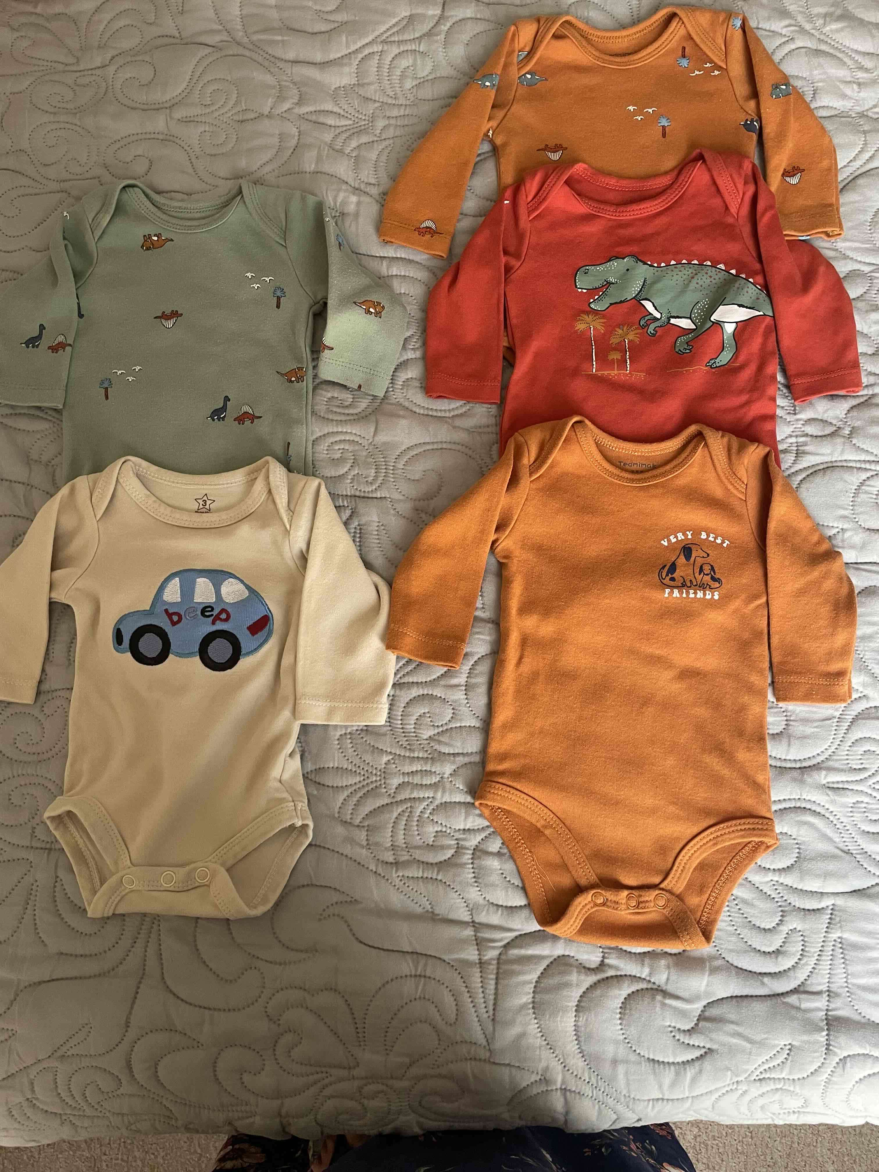 Conjunto de bodys de bebé