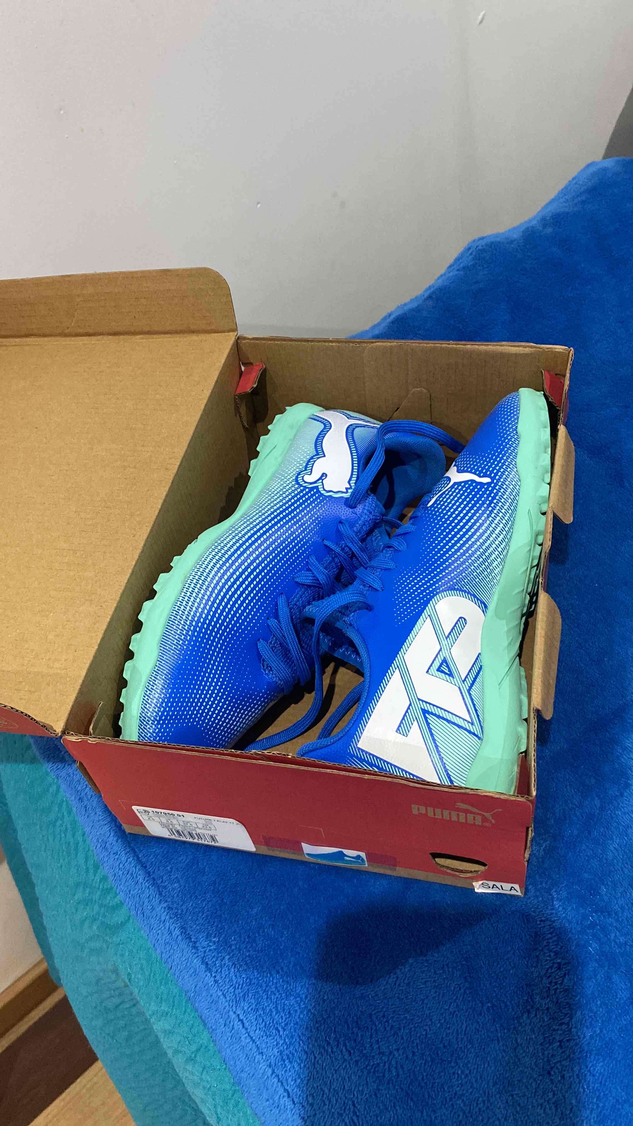 Zapatillas y zapatos - miniatura 3