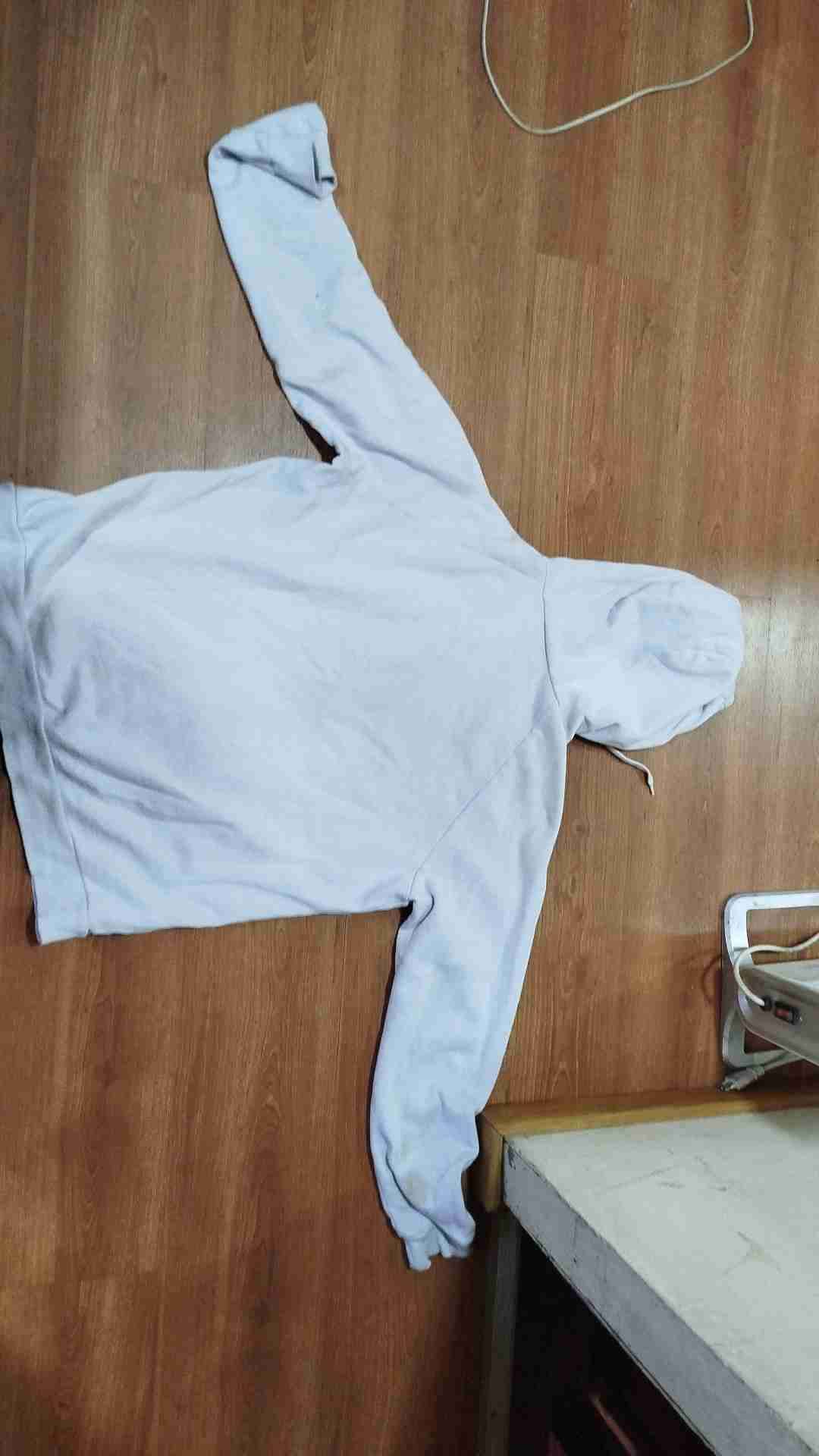 Polerón blanco con capucha - 2