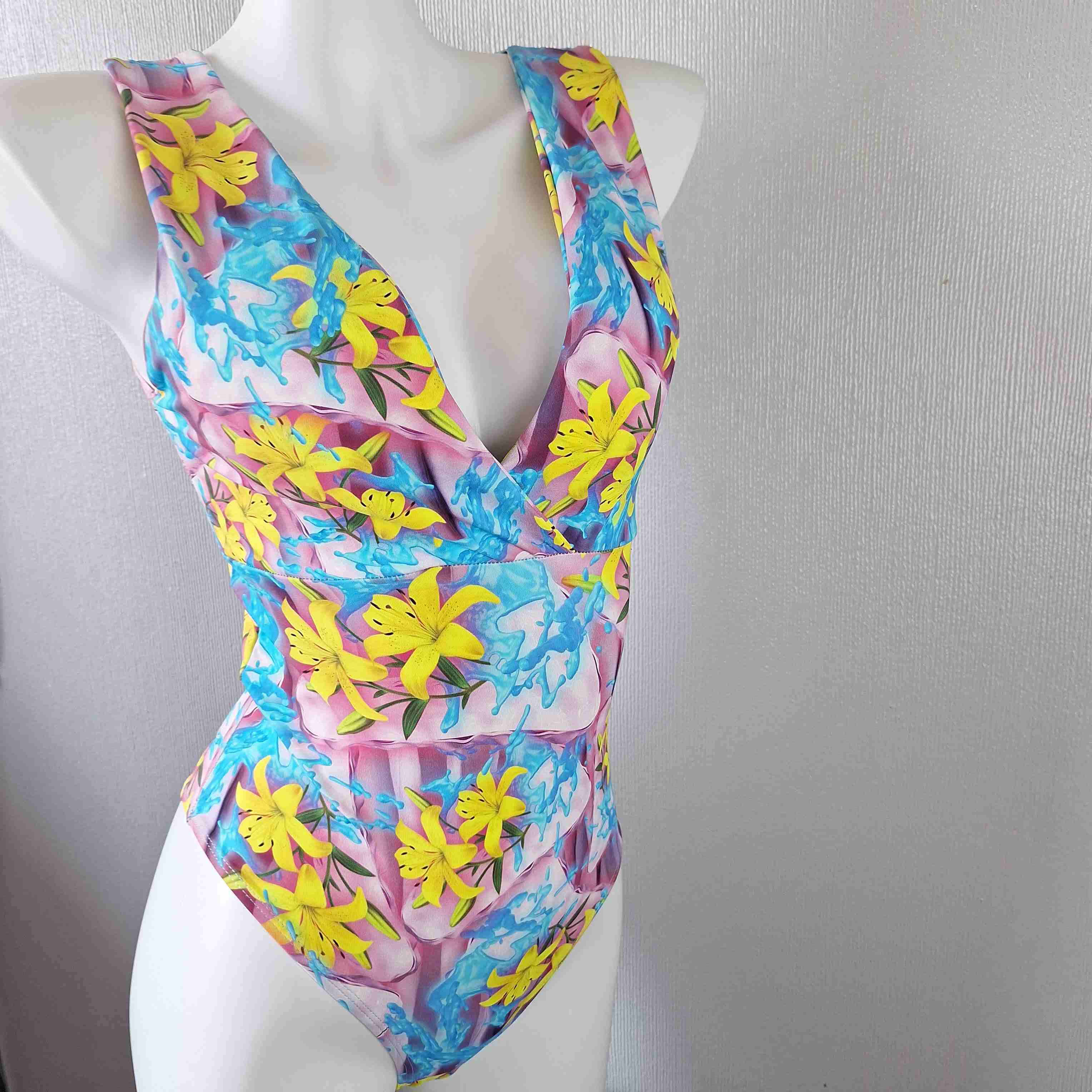 Body floral colorido - miniatura 1