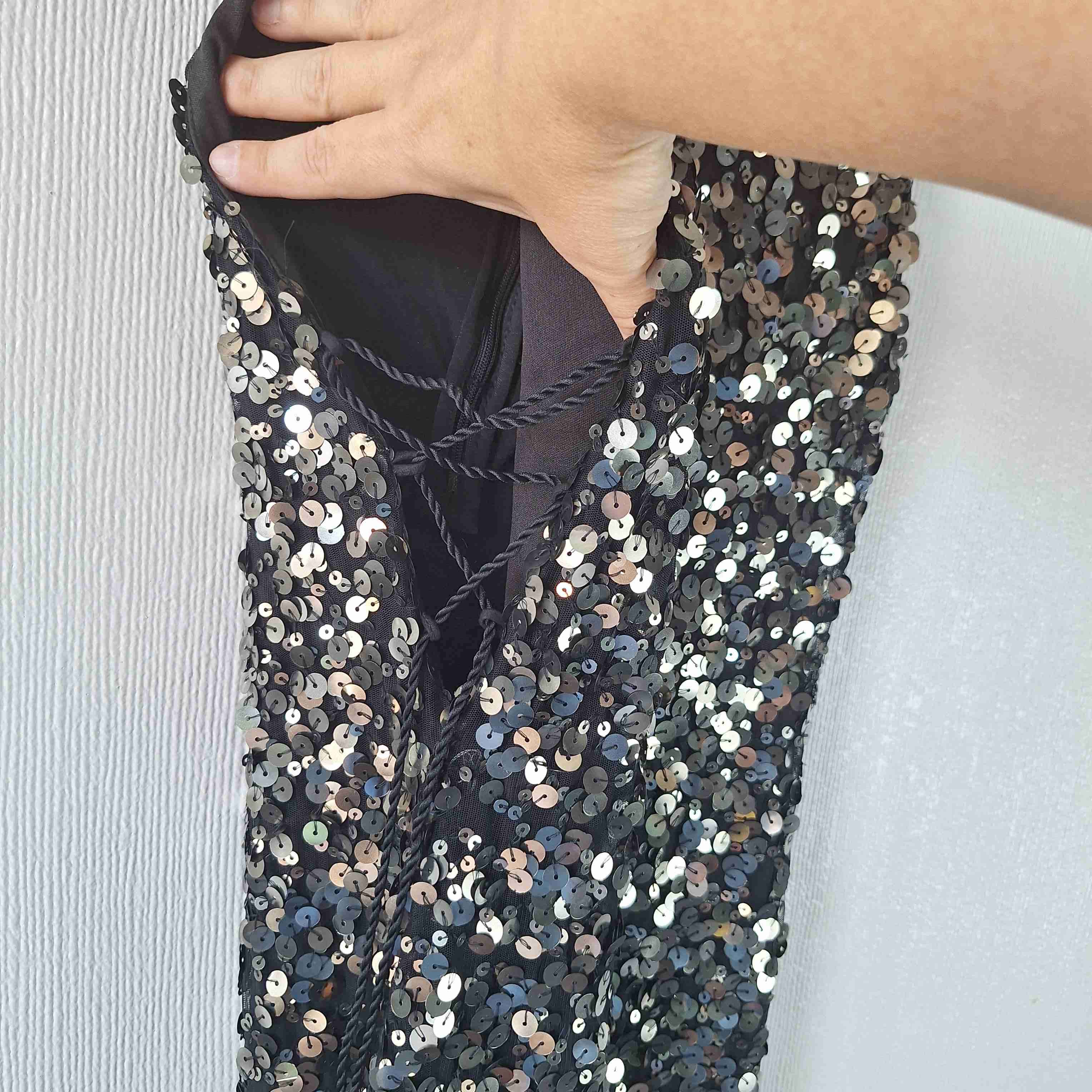 Vestido de lentejuelas negro elegante - 3