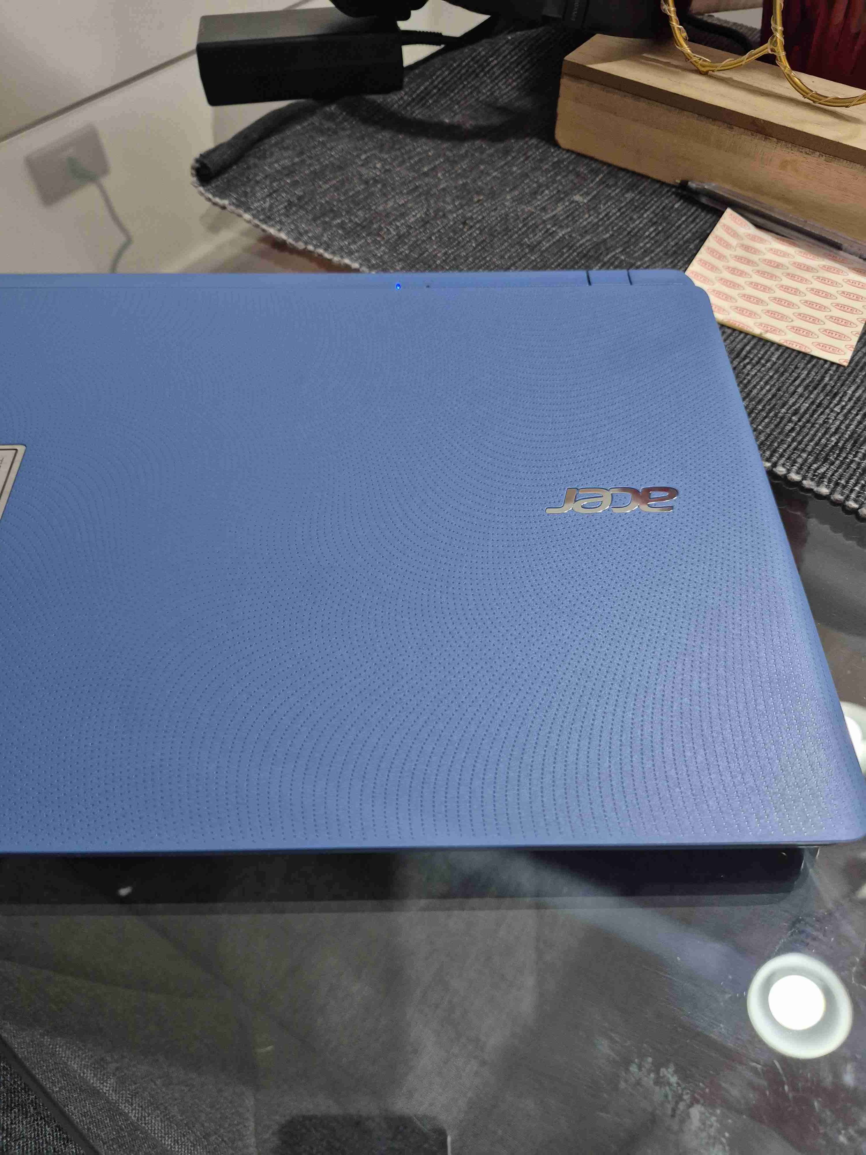 Notebook Acer azul compacto - miniatura 2