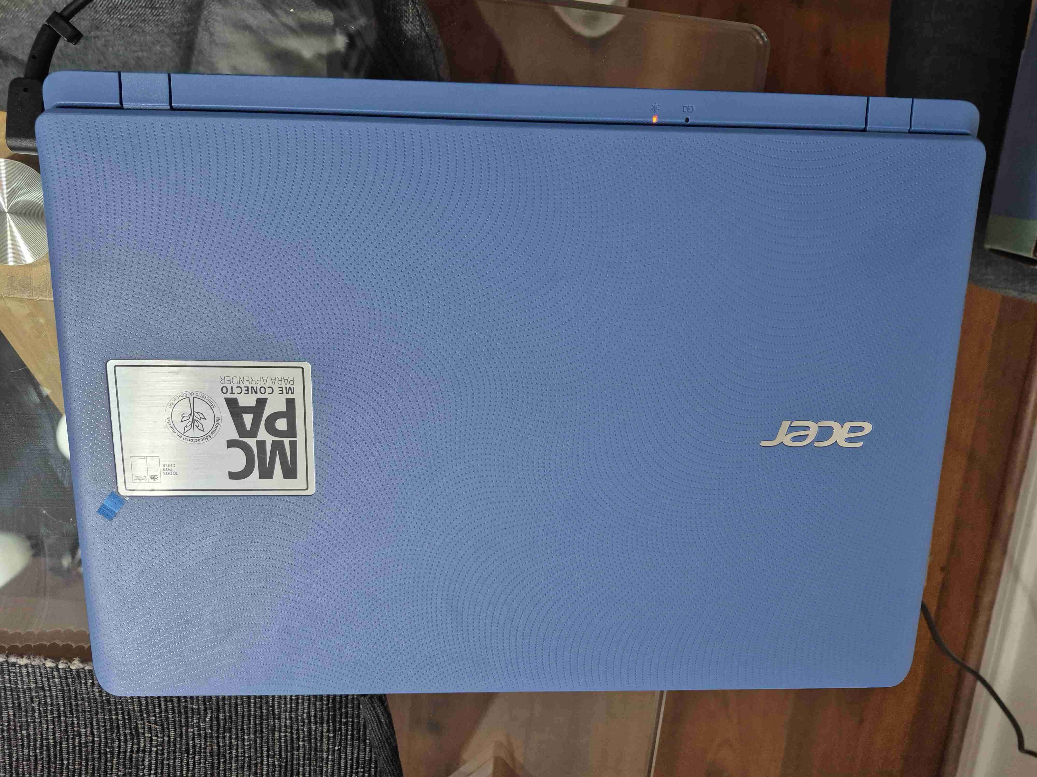 Notebook Acer azul compacto - miniatura 4