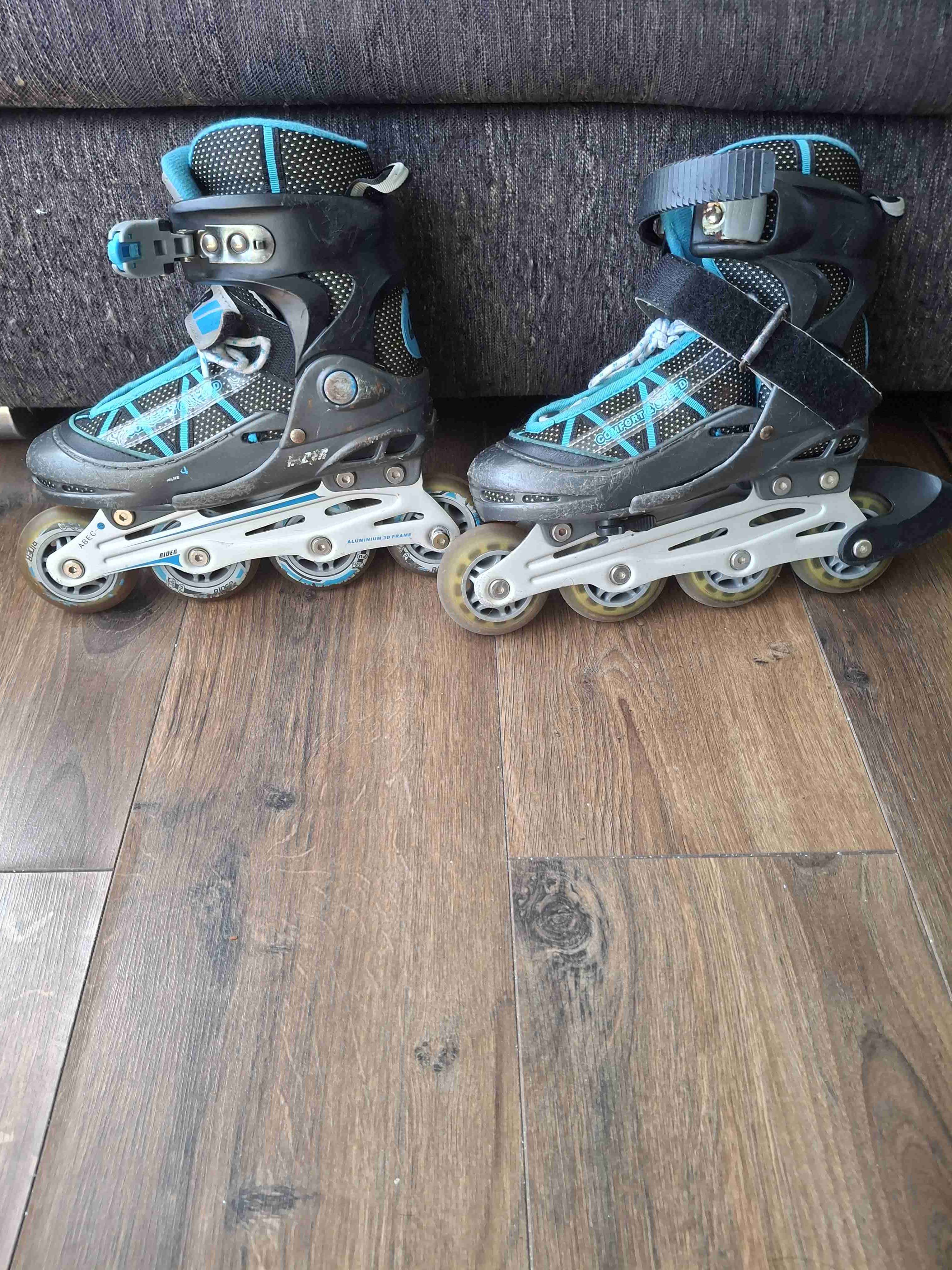 Patines en línea negros con azul