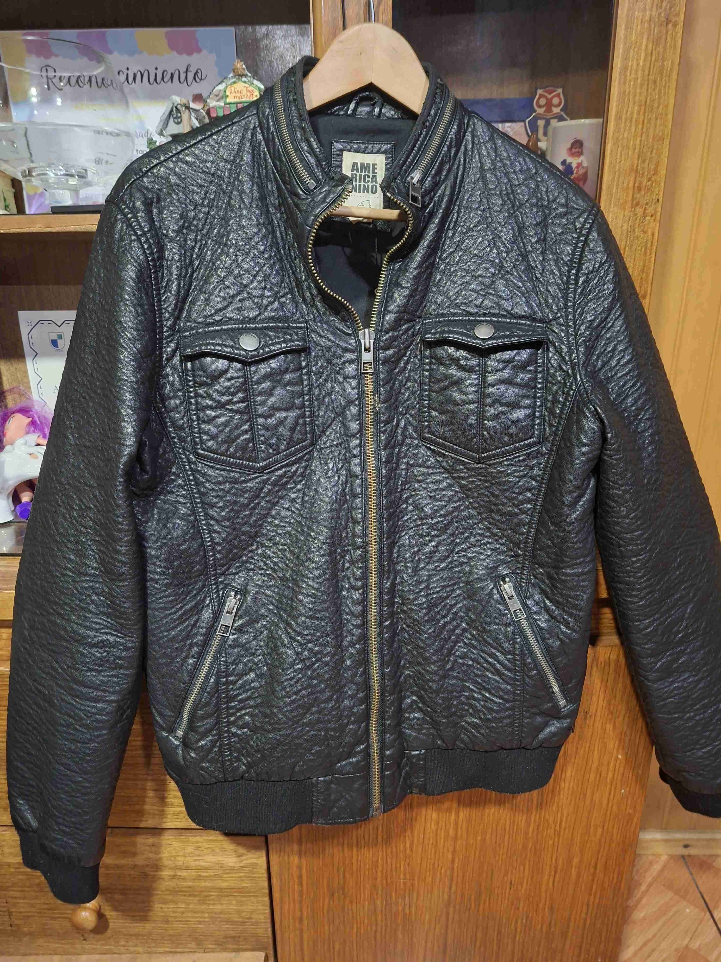 Chaqueta de cuero negra
