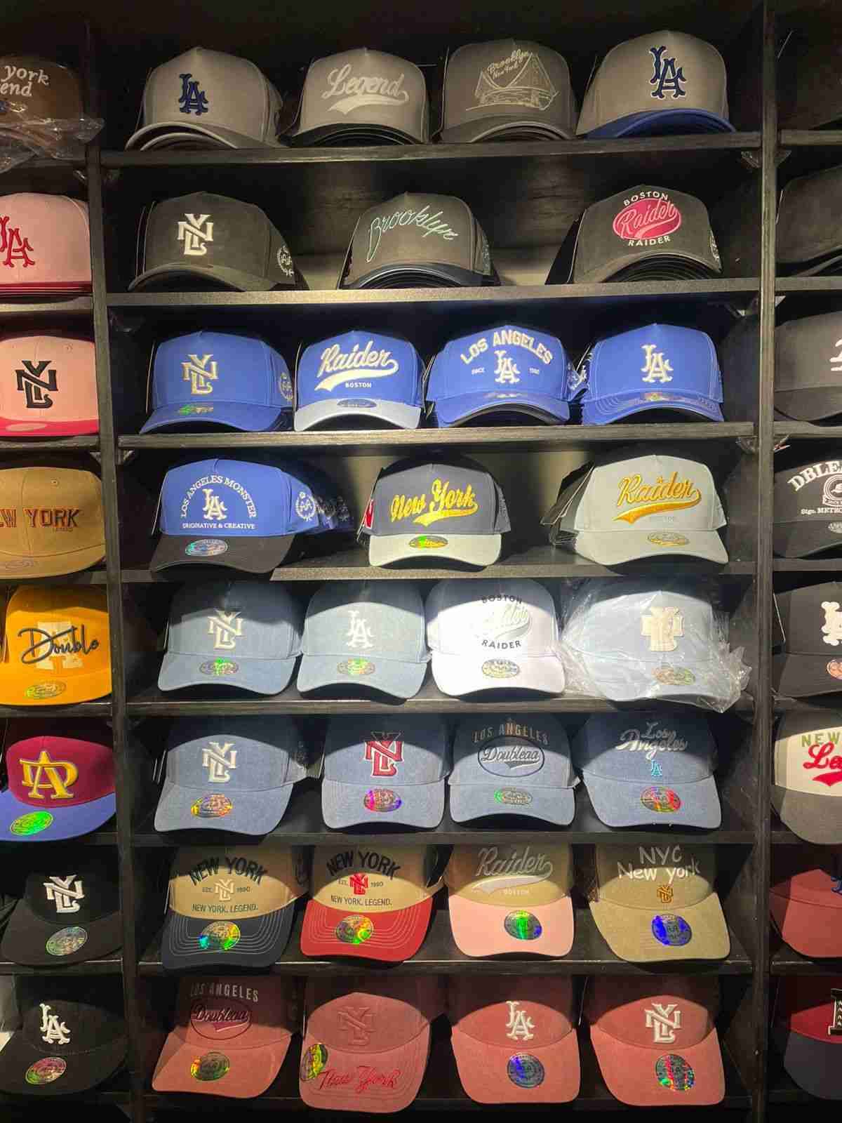 Colección de gorros deportivos - miniatura 5