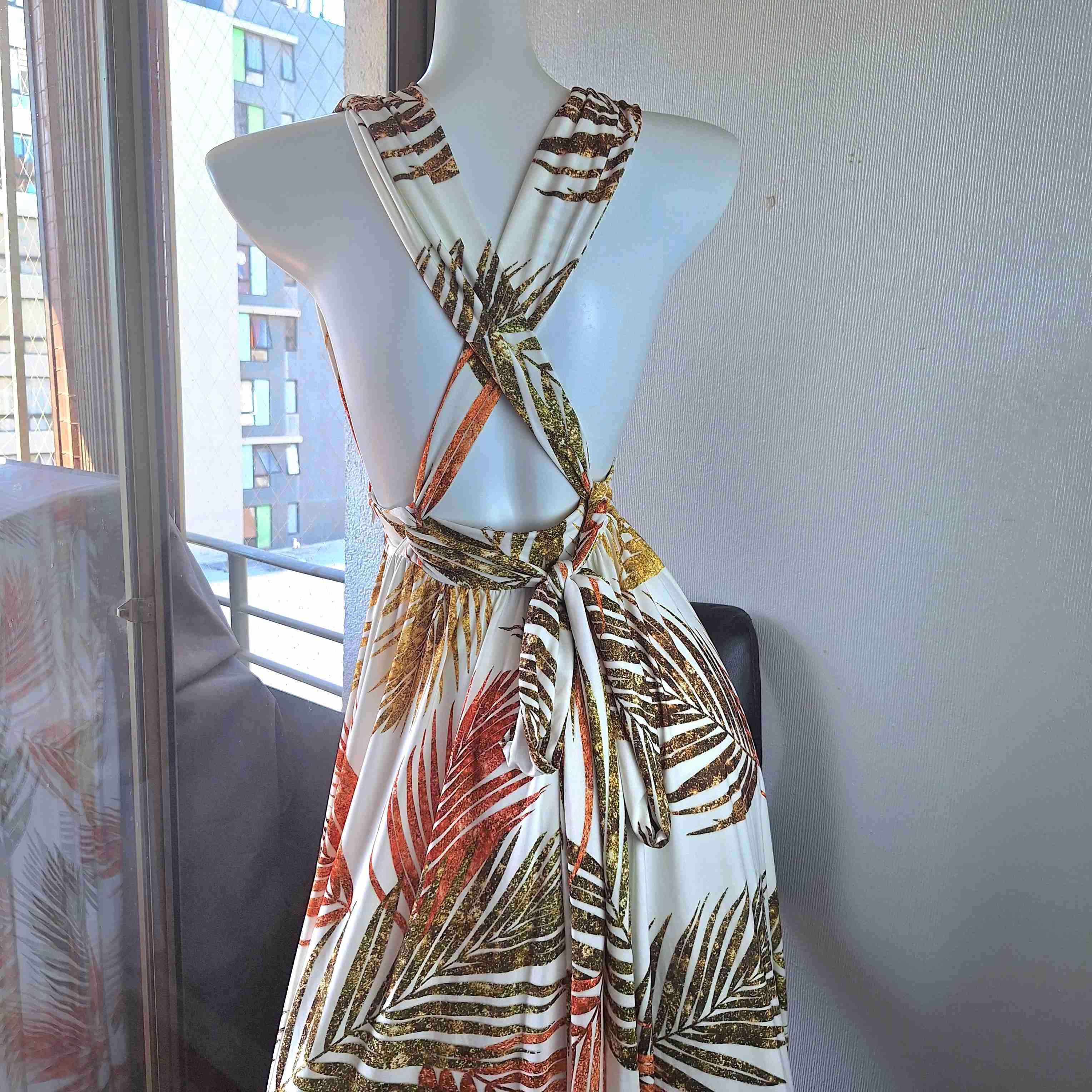 Vestido Brasileño largo lycra estampada con hojas. - 4