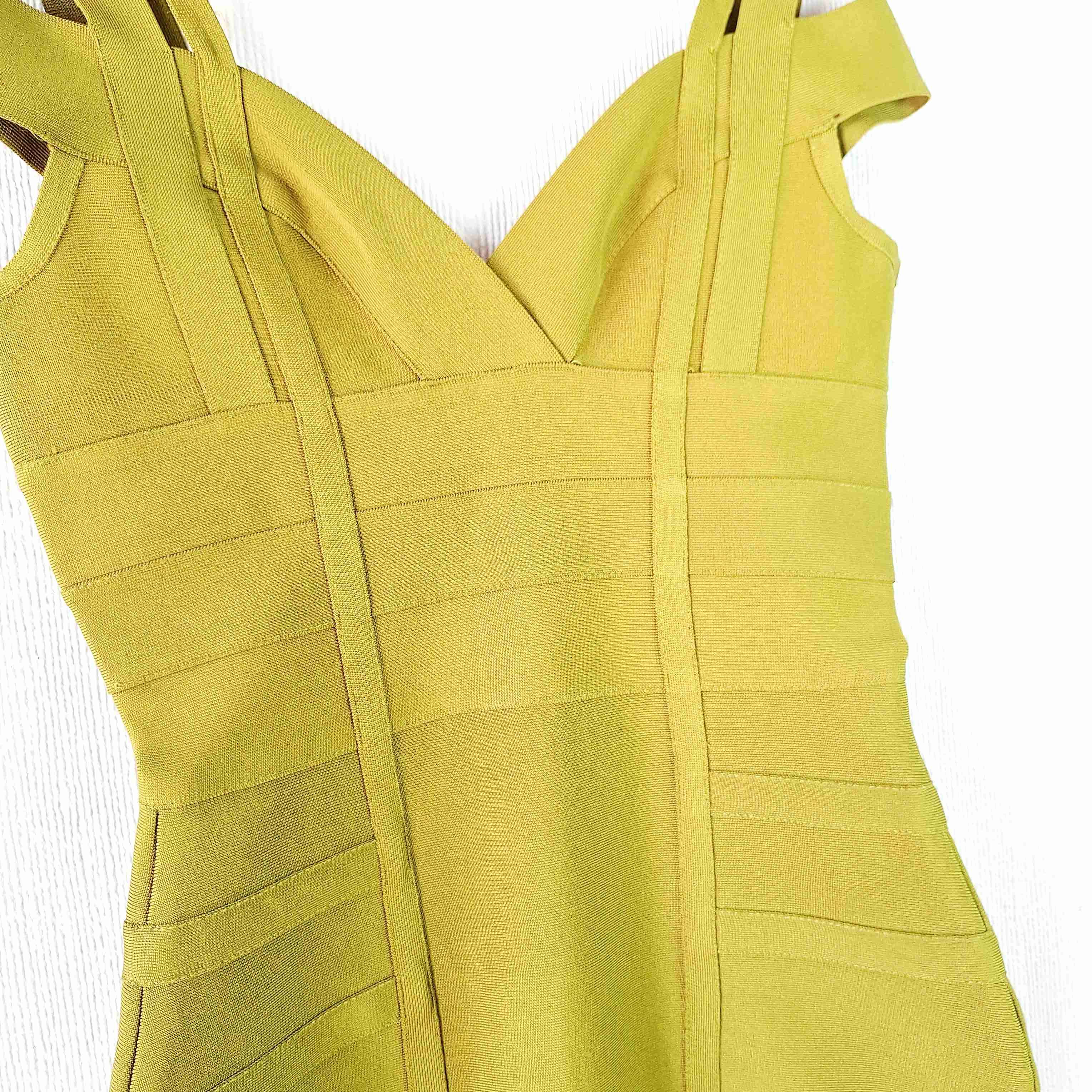 Vestido ajustado verde oliva - miniatura 2