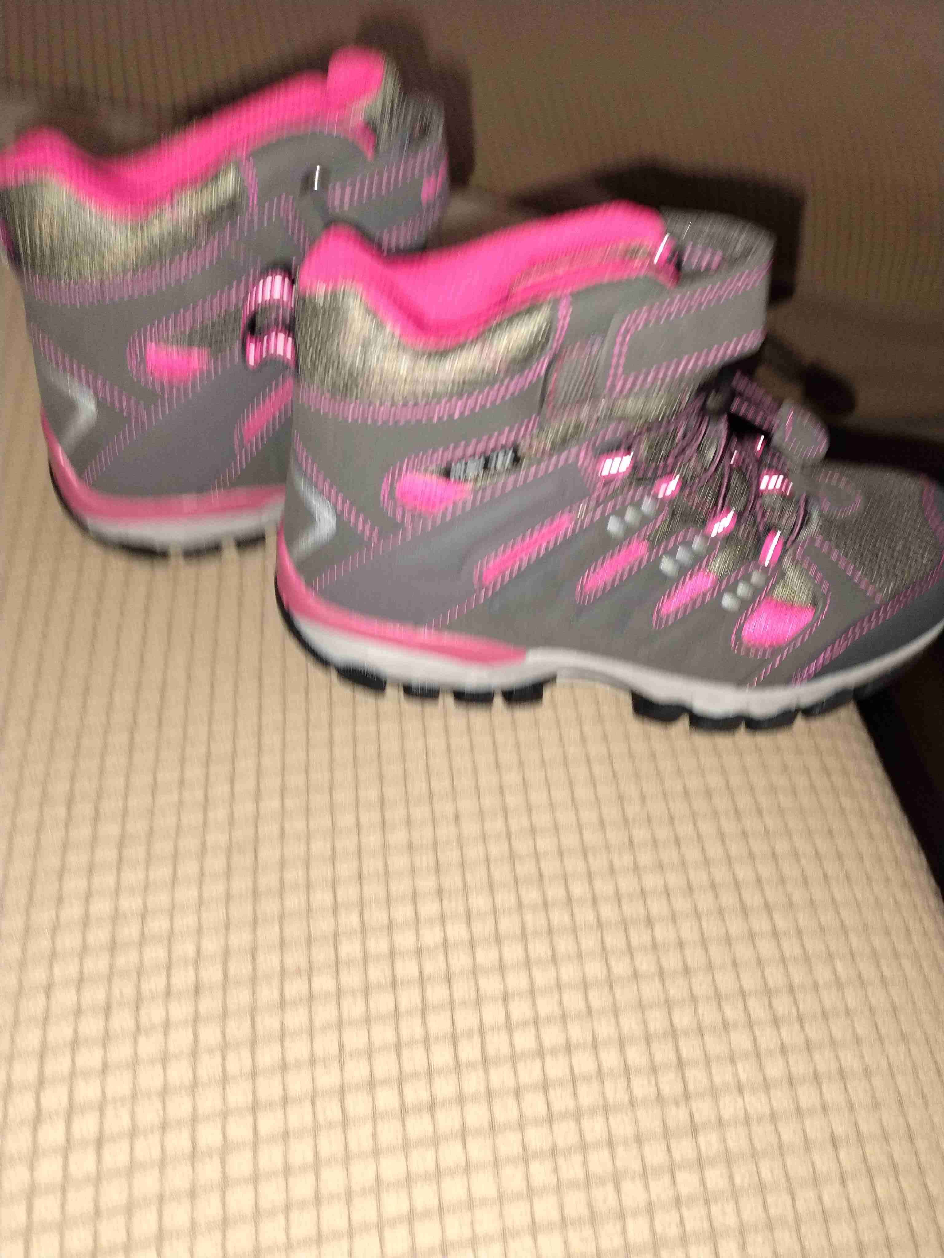 Botines burdeos con corazones - miniatura 2