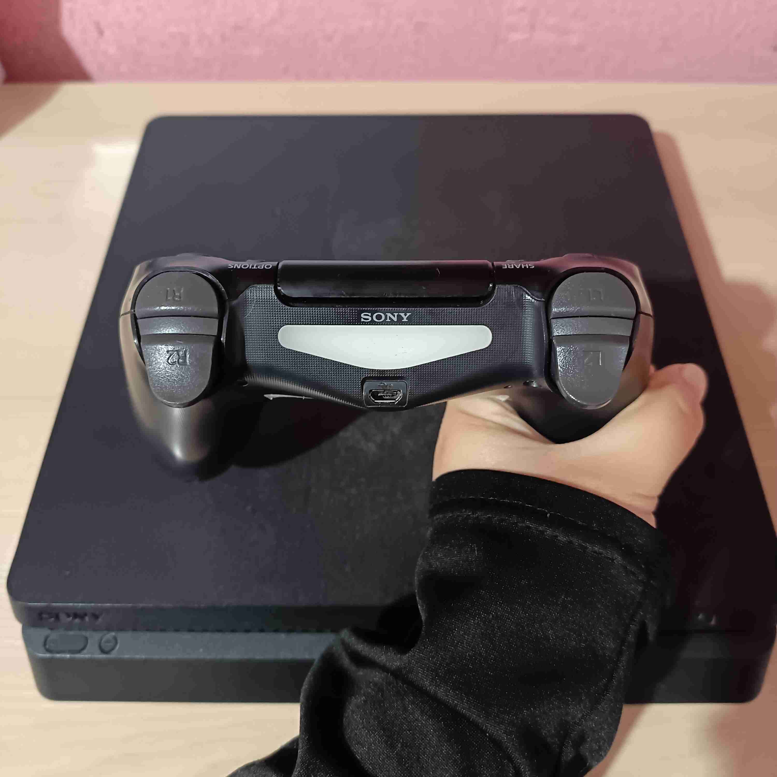 Consola PlayStation 4 Slim 1TB con control - miniatura 3