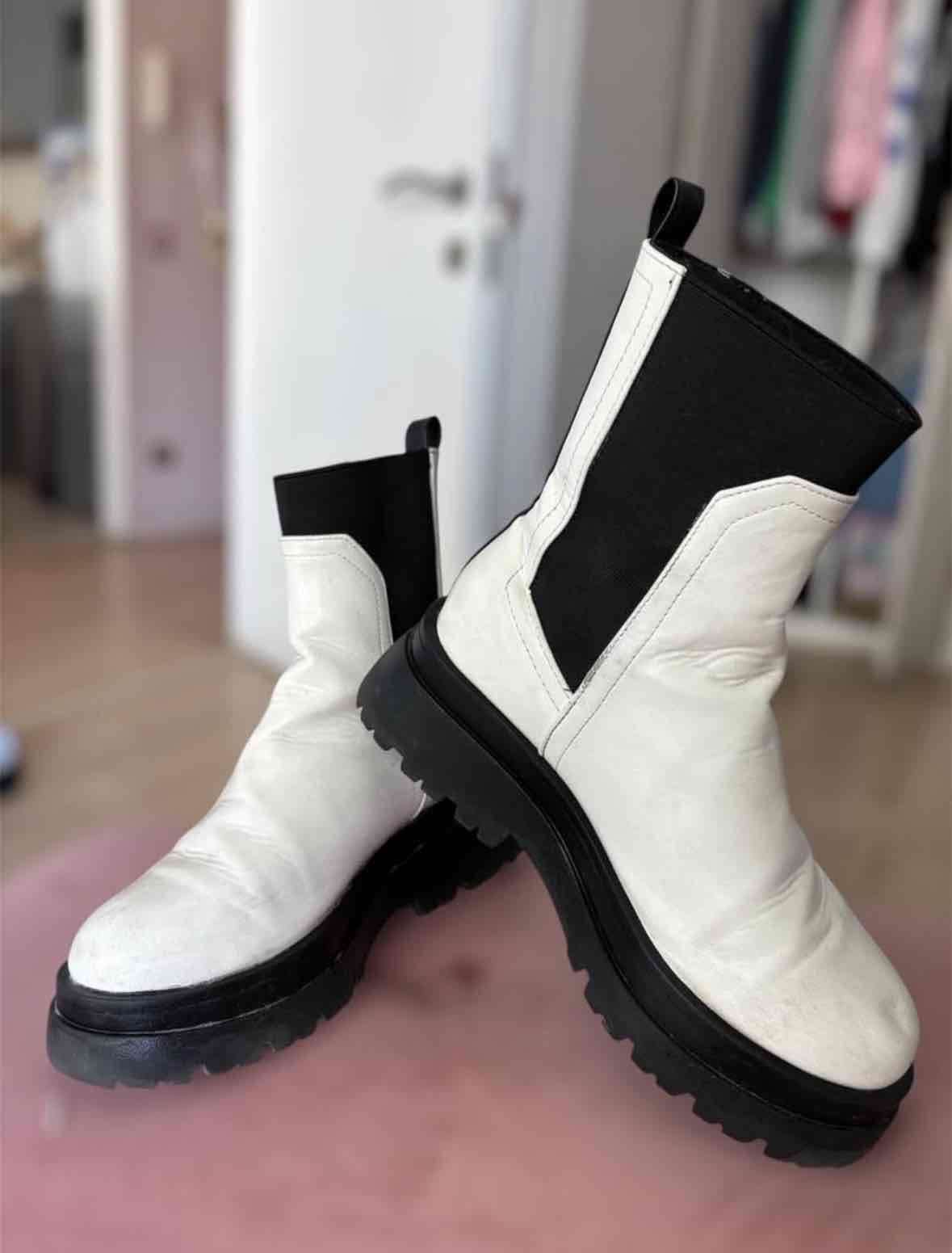 Botines blancos de cuero - miniatura 2