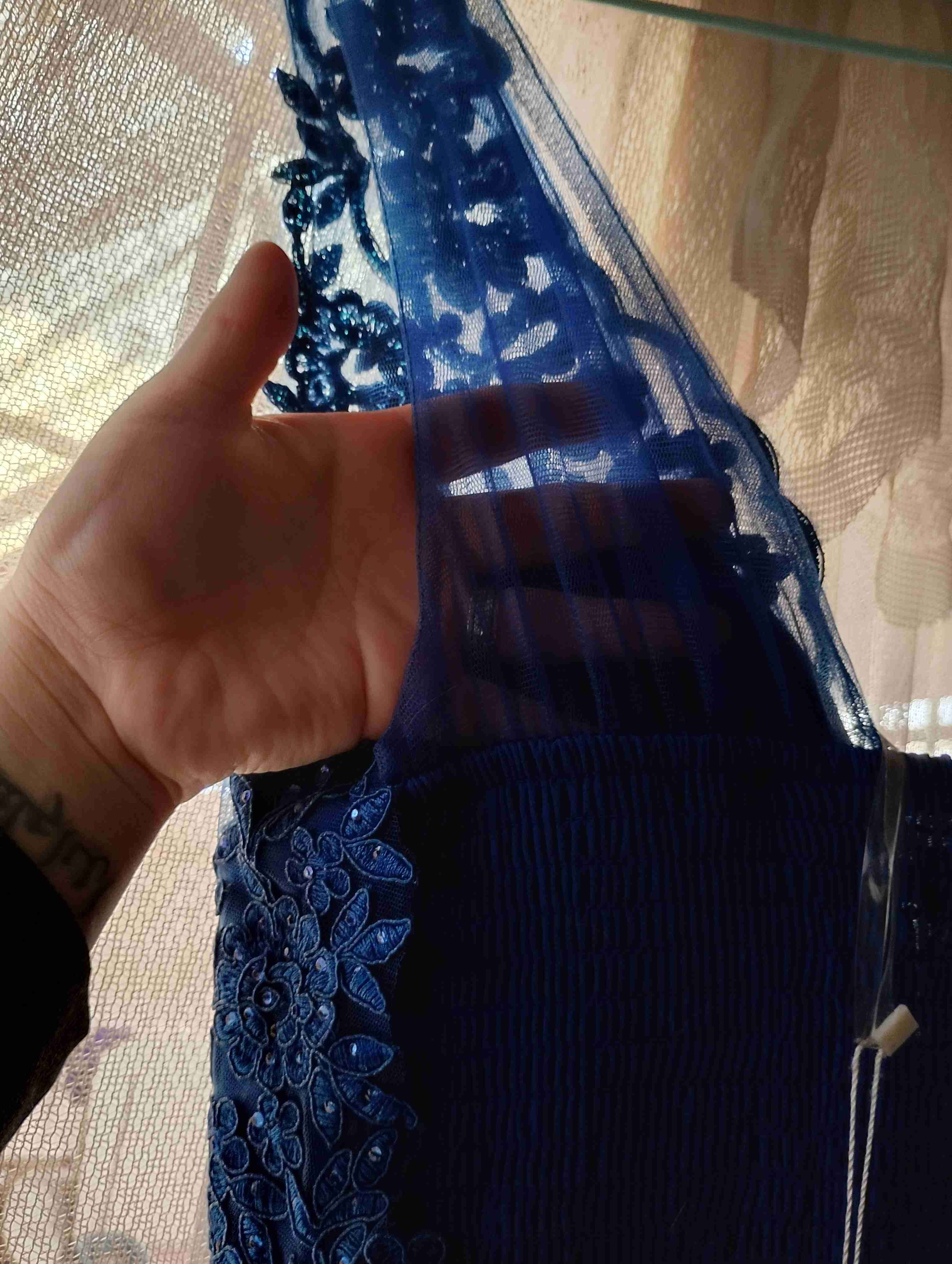 Vestido azul con encaje floral - miniatura 1