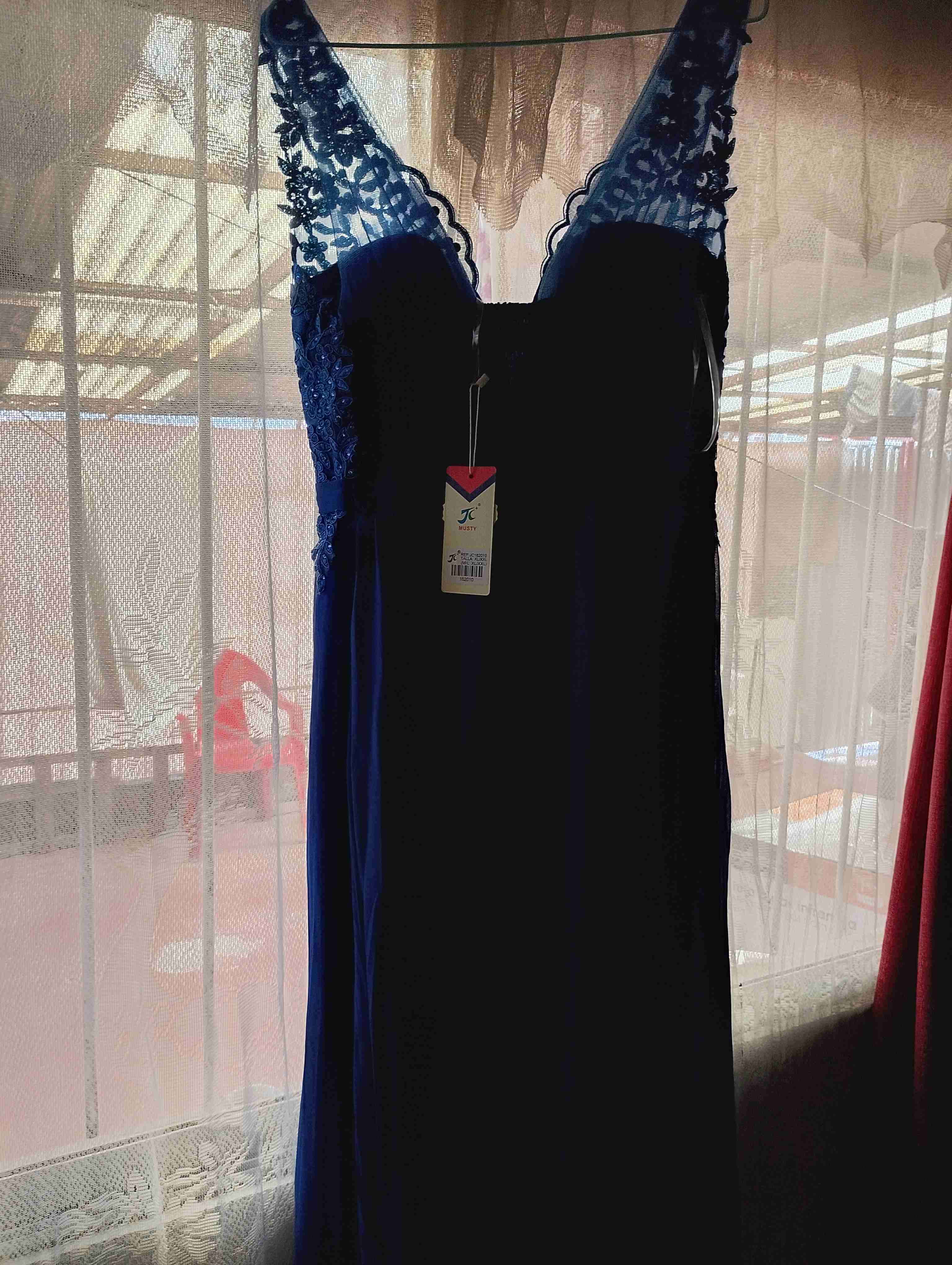 Vestido azul con encaje floral - miniatura 3