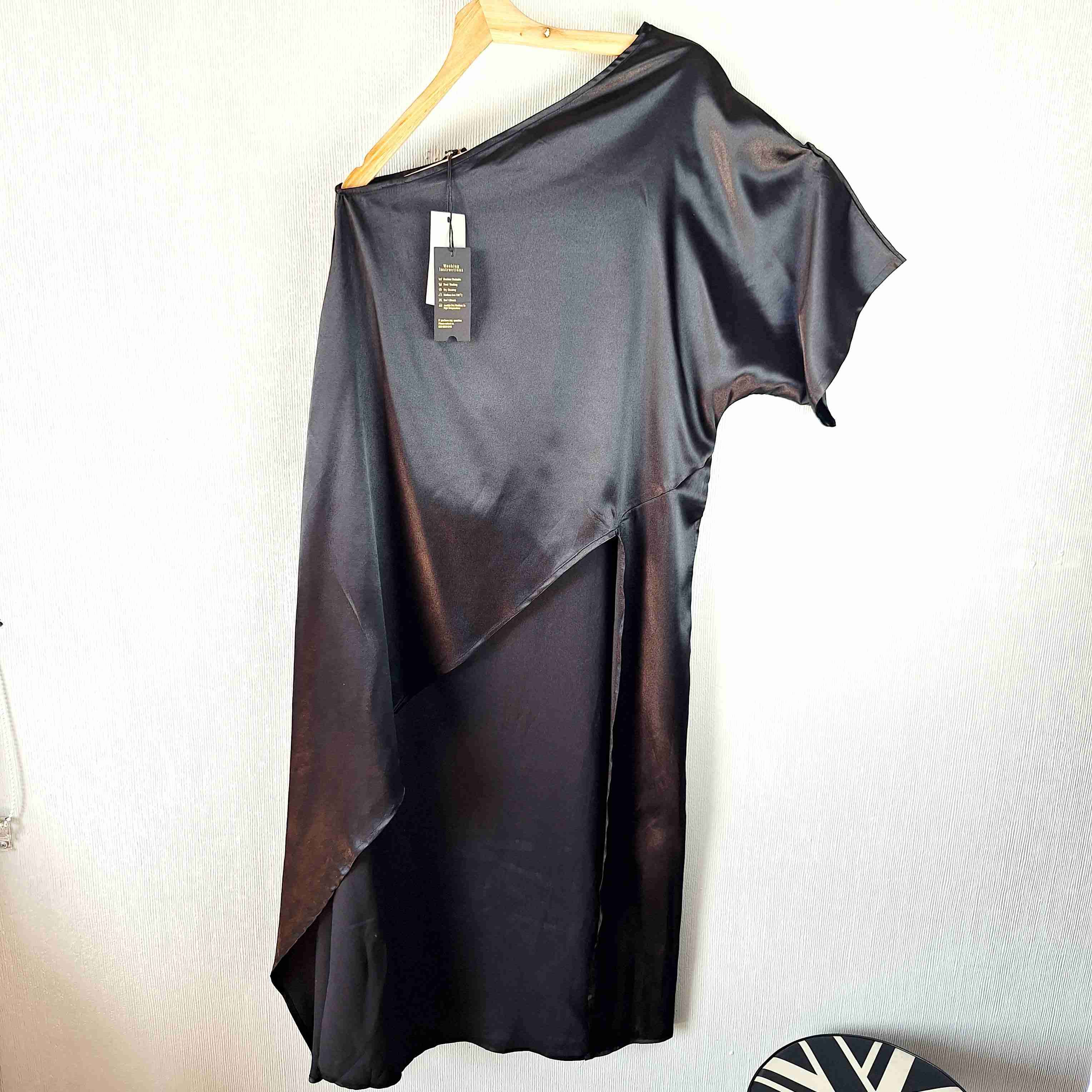 Bluzón  asimétrico negro - miniatura 2