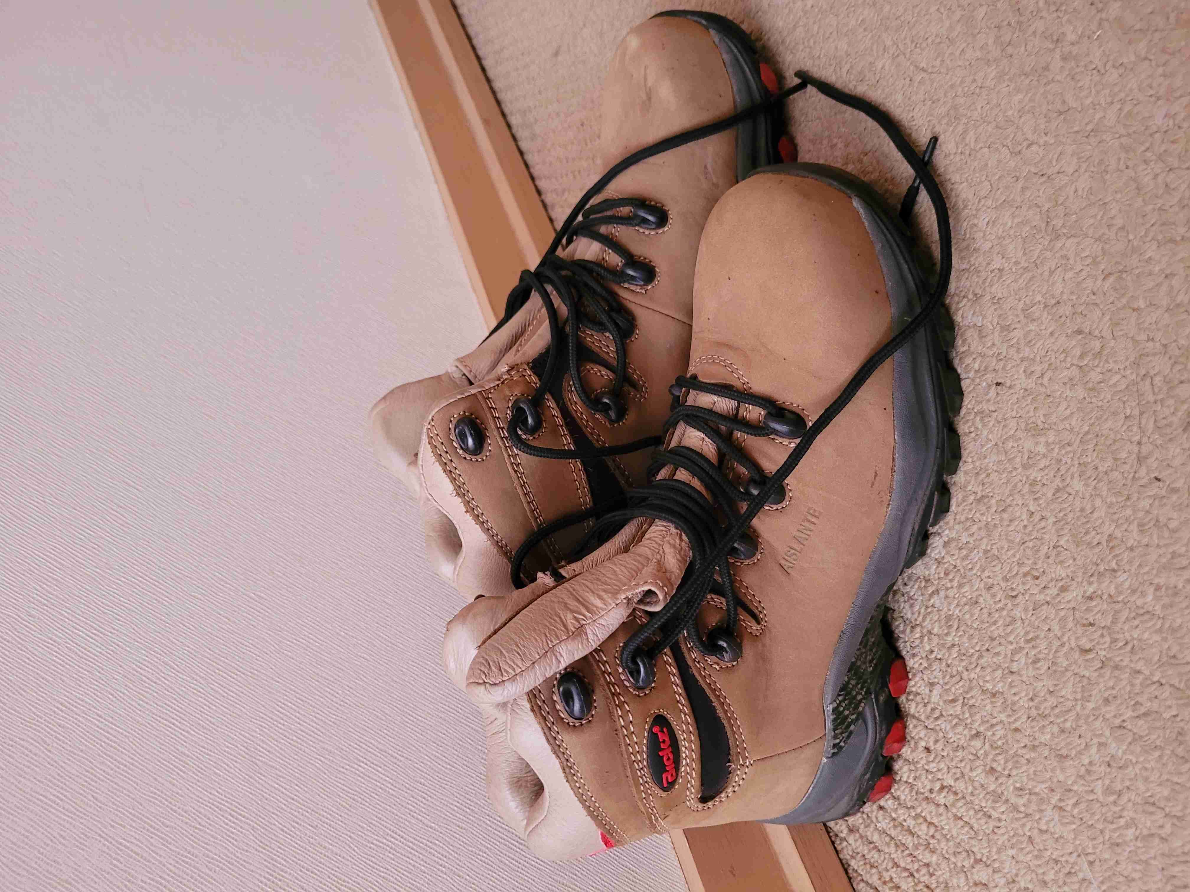 Zapatos de seguridad color marrón - miniatura 1