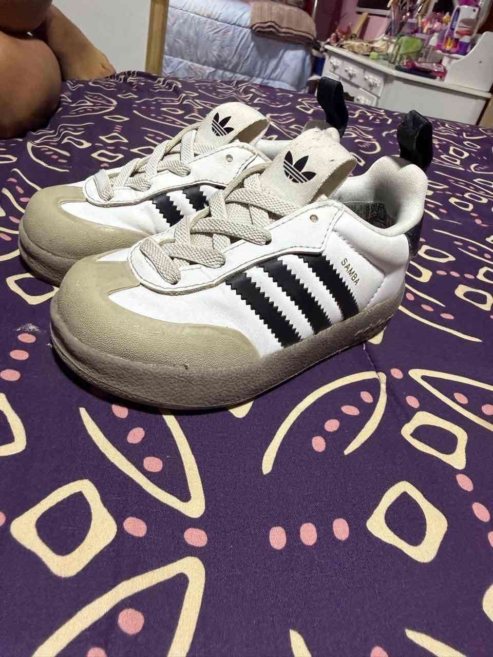 Zapatillas deportivas blancas negras - miniatura 2