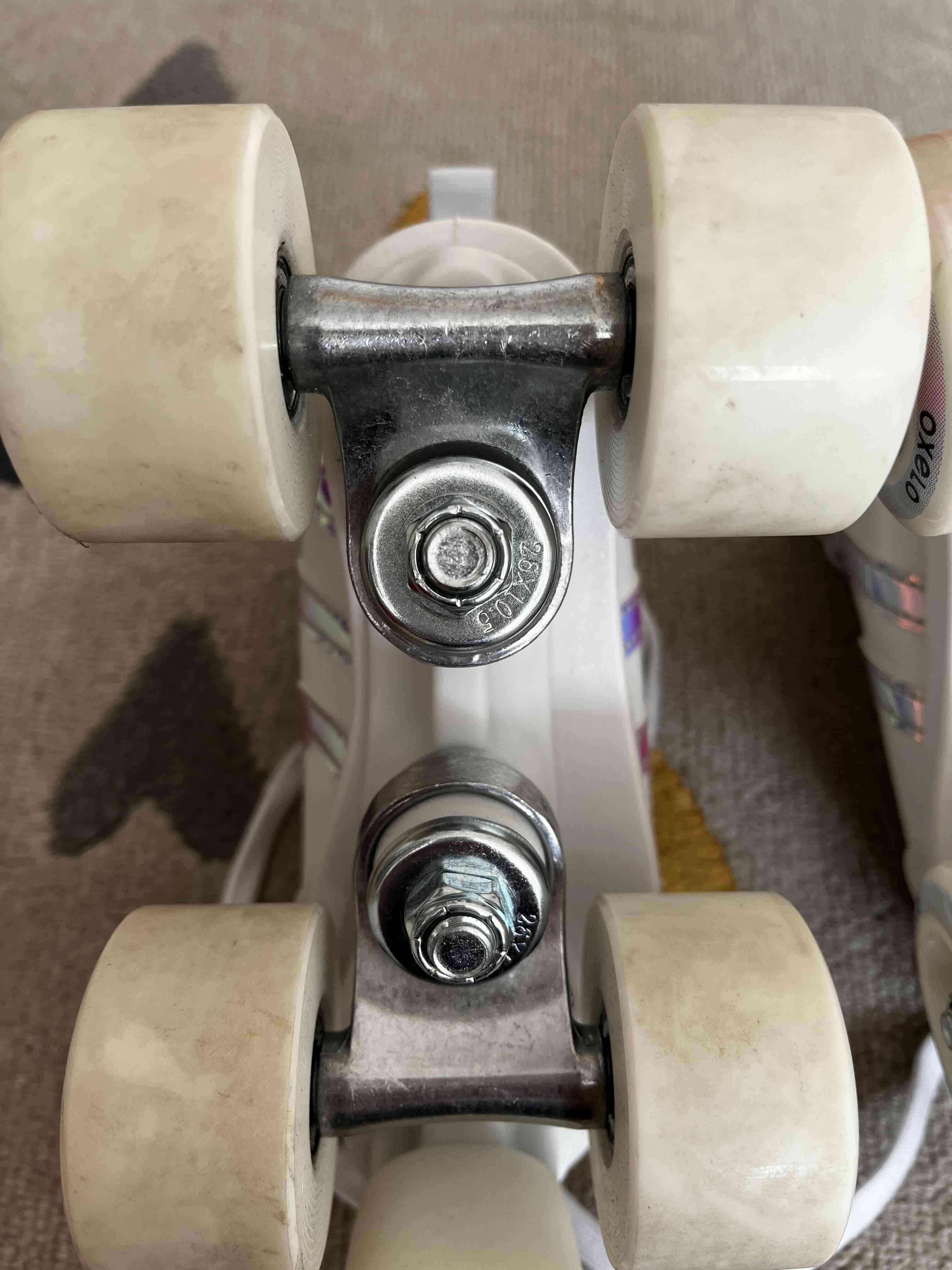 Patines de cuatro ruedas blancos talla EU30 - miniatura 2