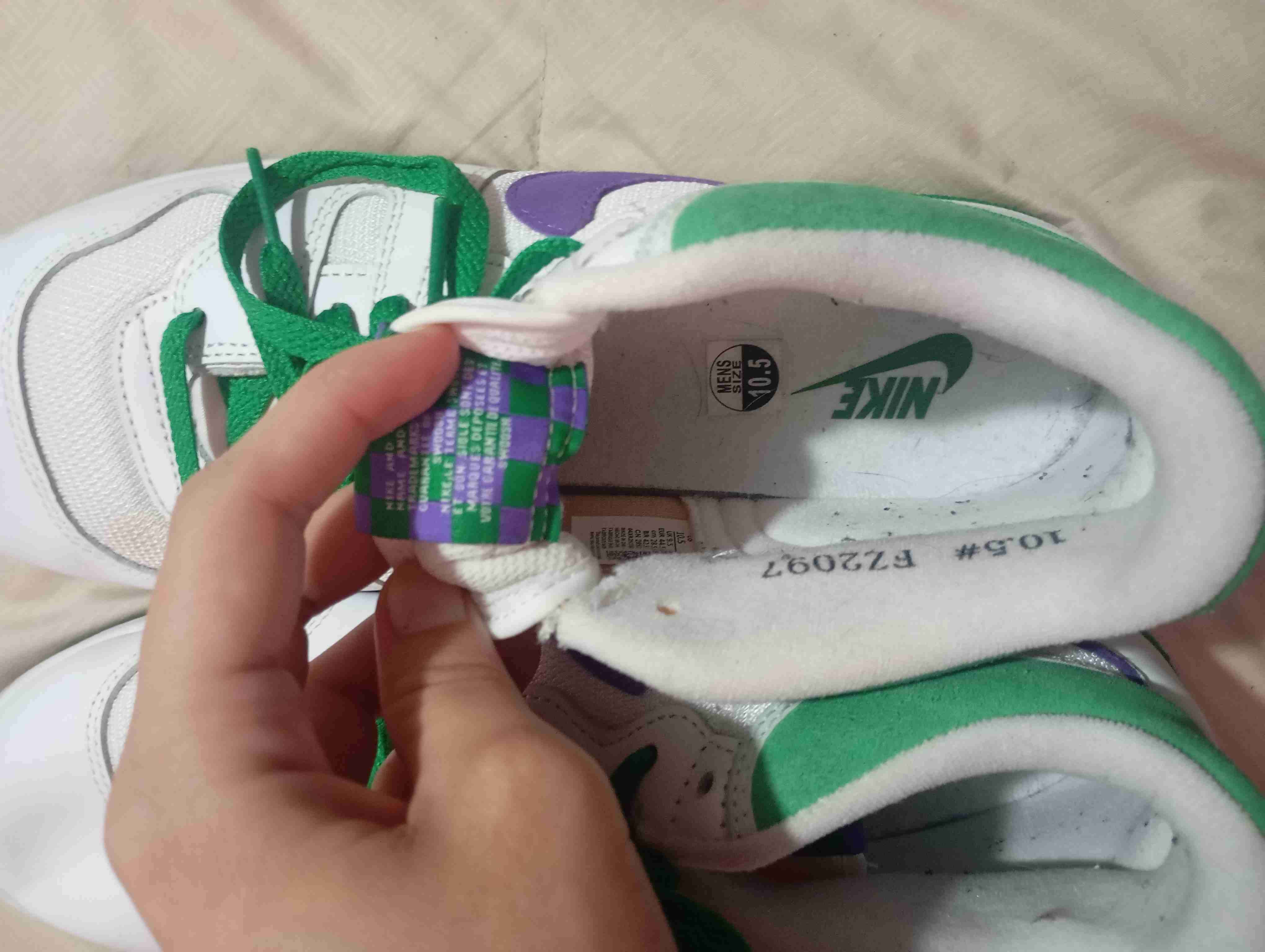 Zapatillas deportivas negras y moradas - 5