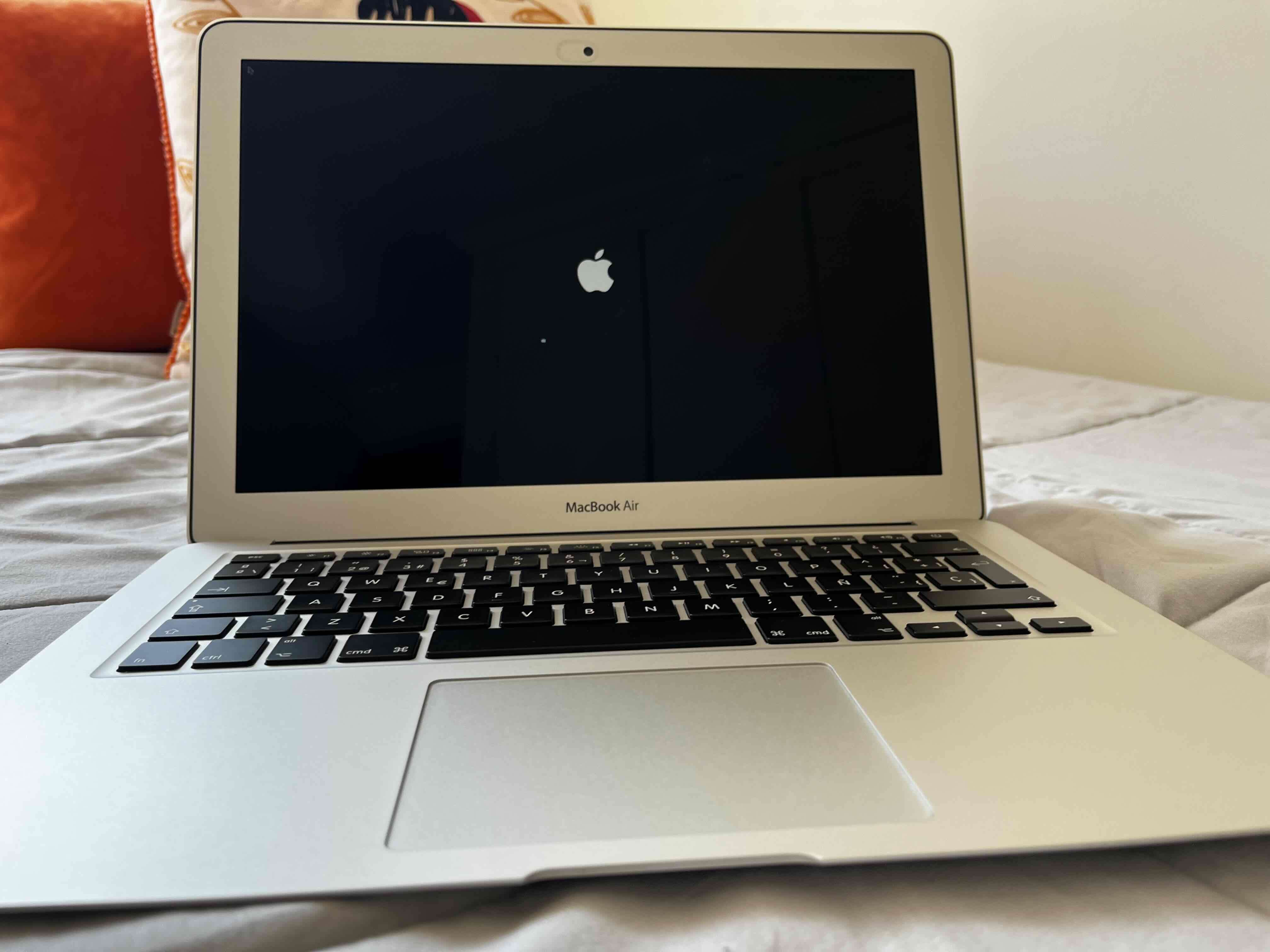 Laptop MacBook Air usada - 1