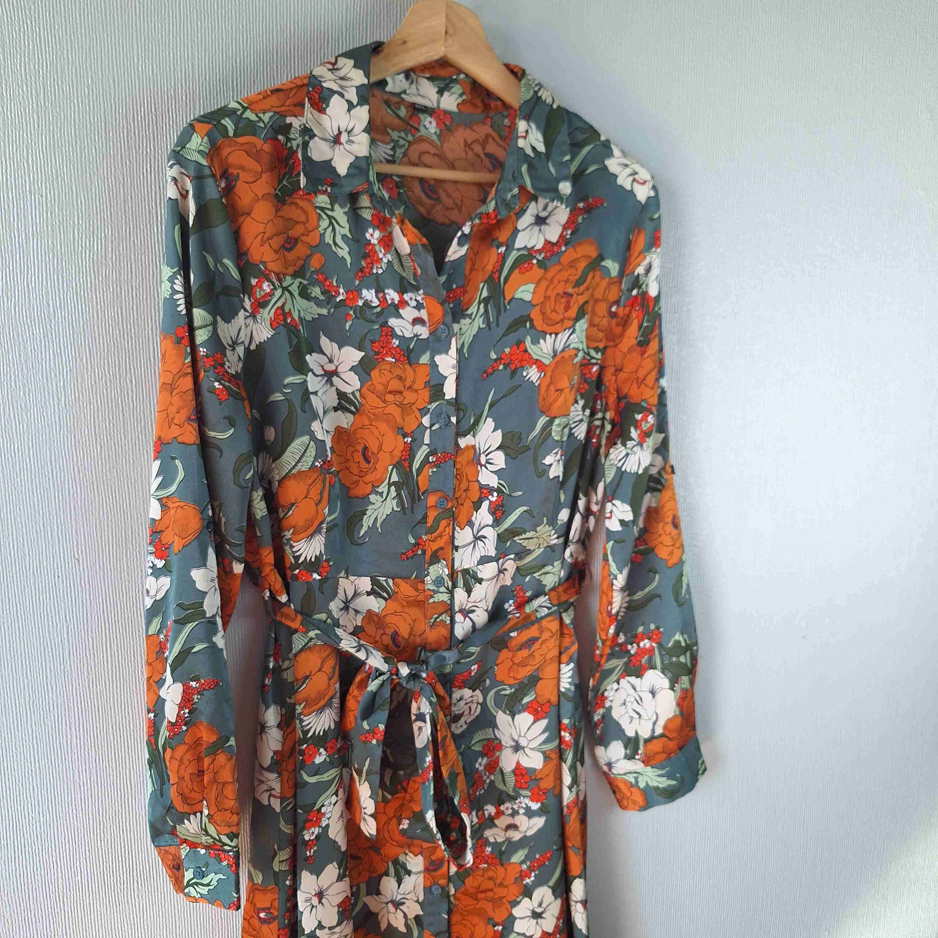 Vestido satinado, largo floral multicolor - 2