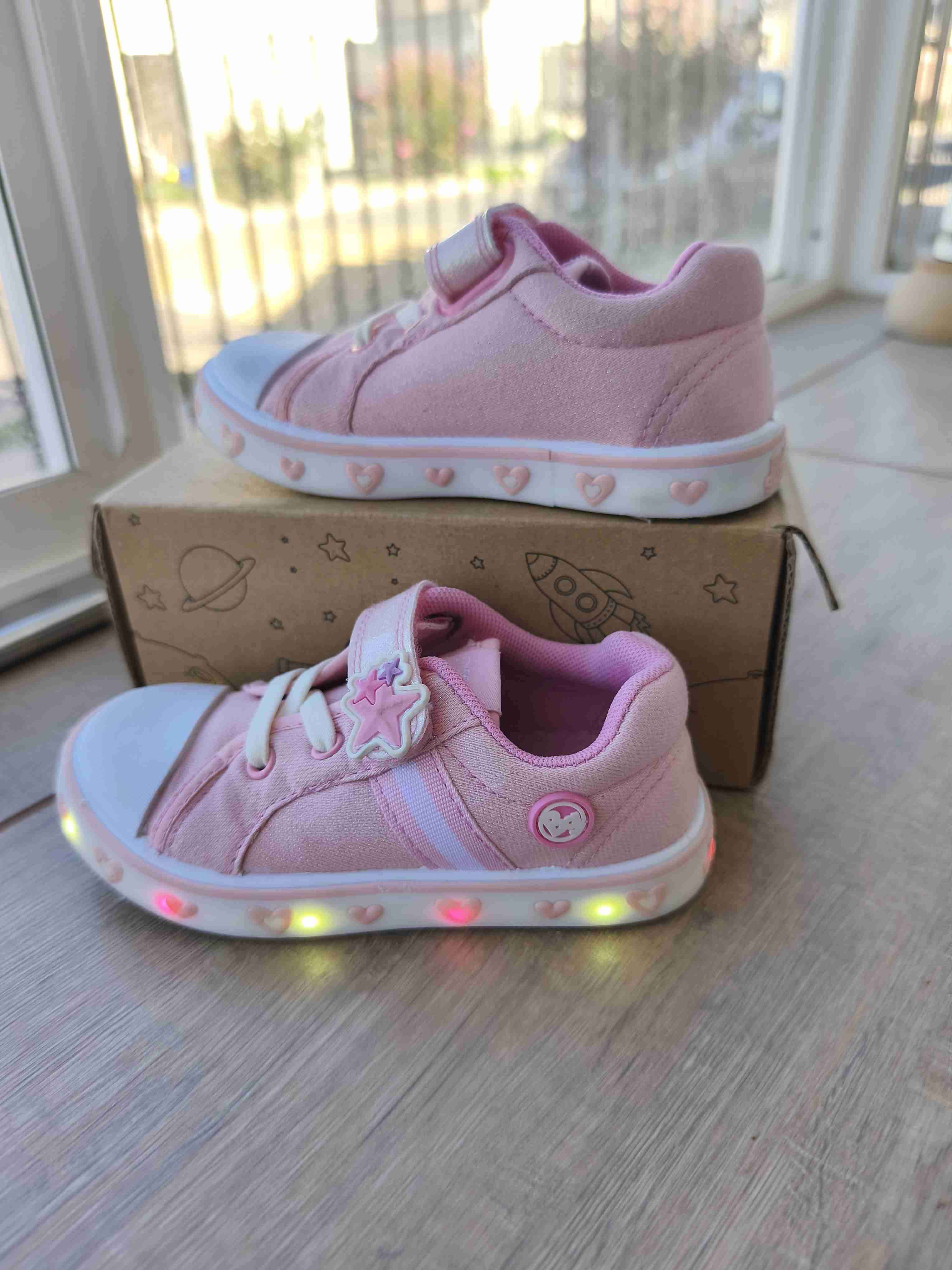 Zapatillas rosadas de niña talla 25 - miniatura 2