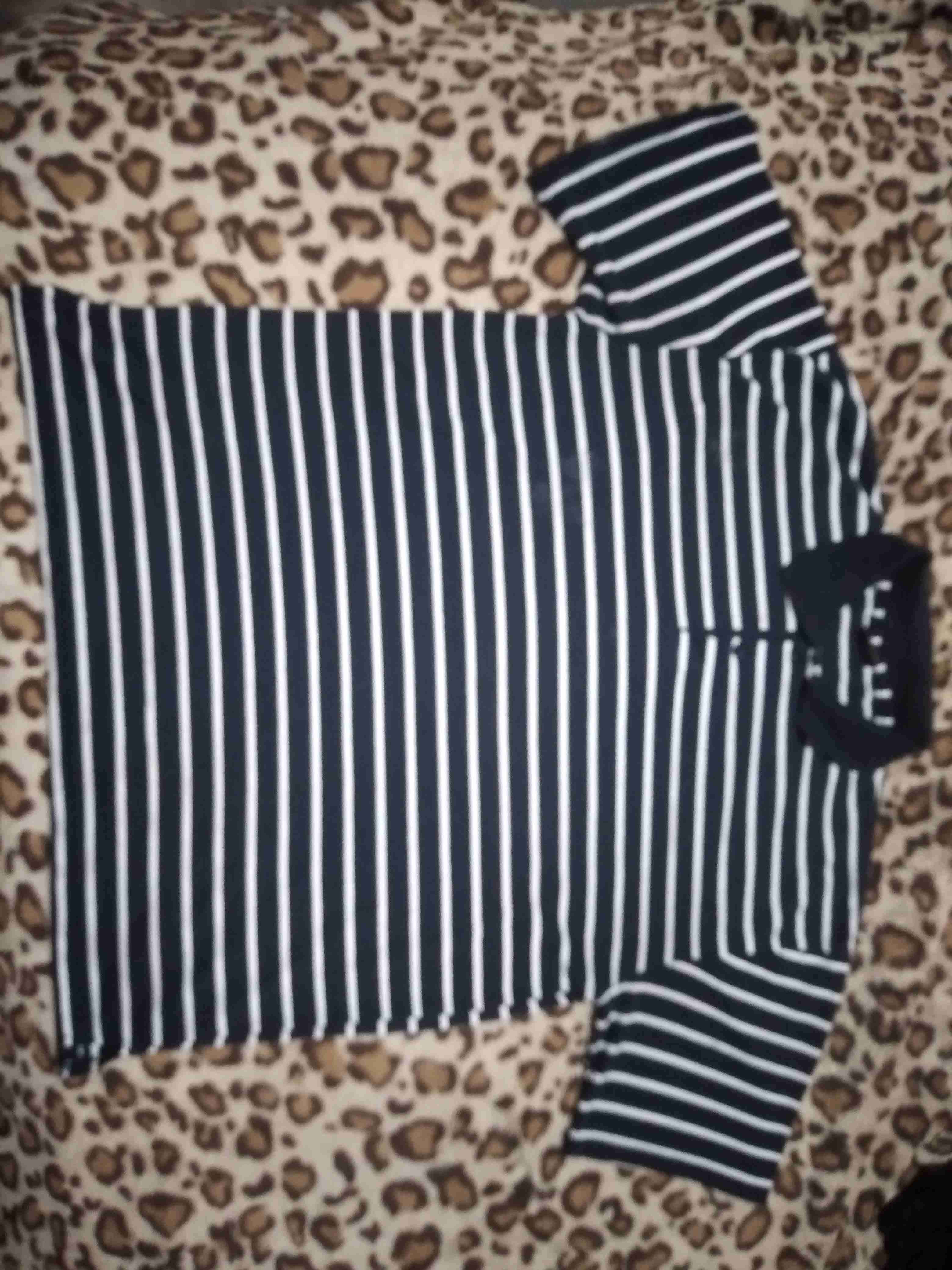 Polera rayada blanco y negro